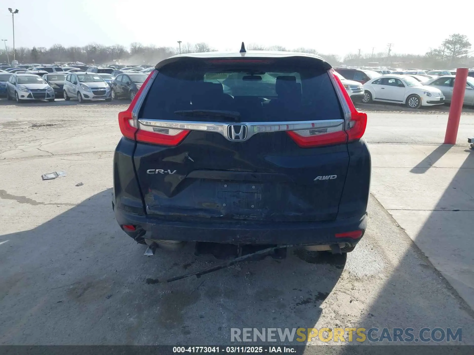 17 Photograph of a damaged car 2HKRW2H58KH660245 HONDA CR-V 2019