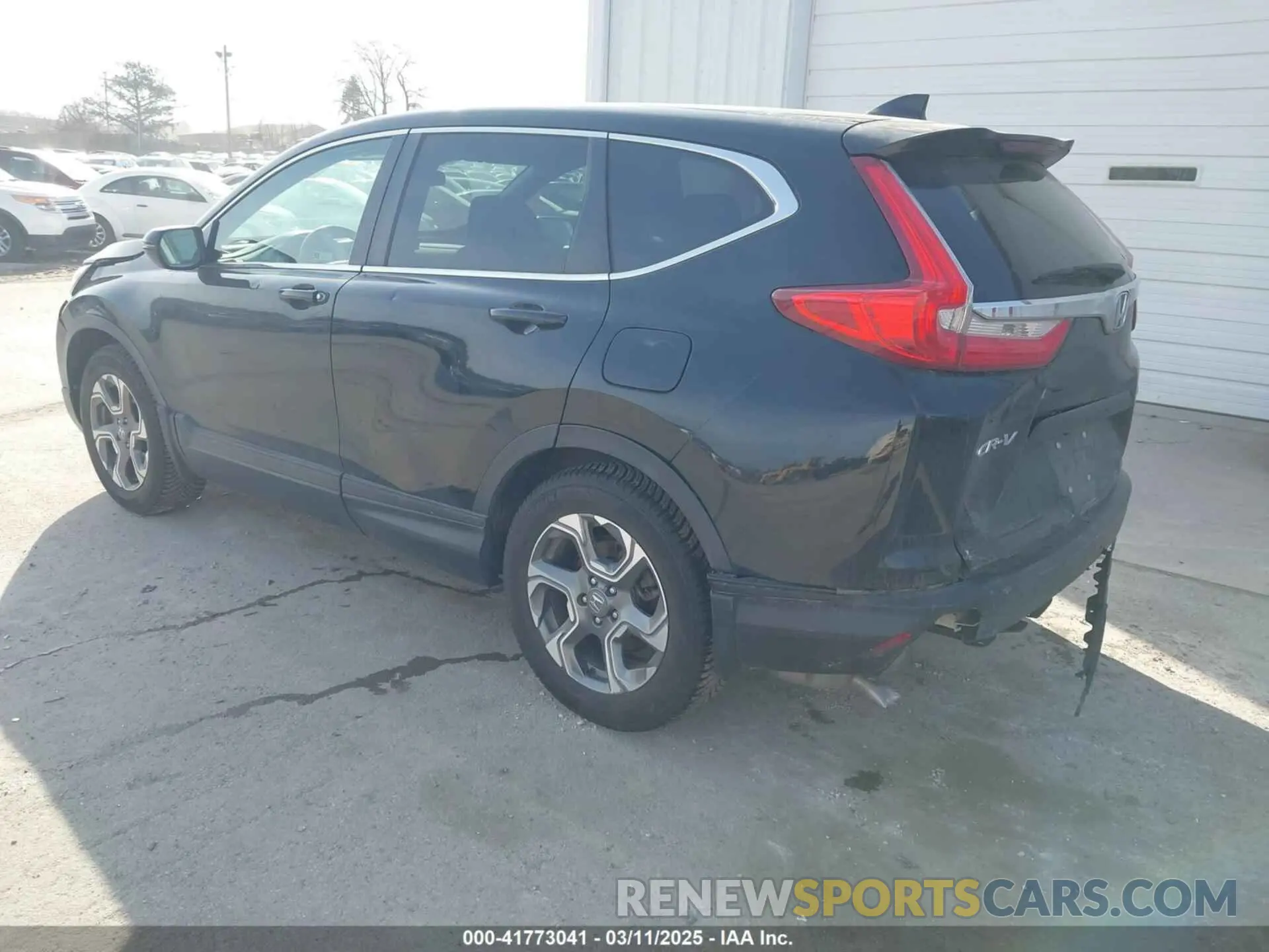 3 Photograph of a damaged car 2HKRW2H58KH660245 HONDA CR-V 2019