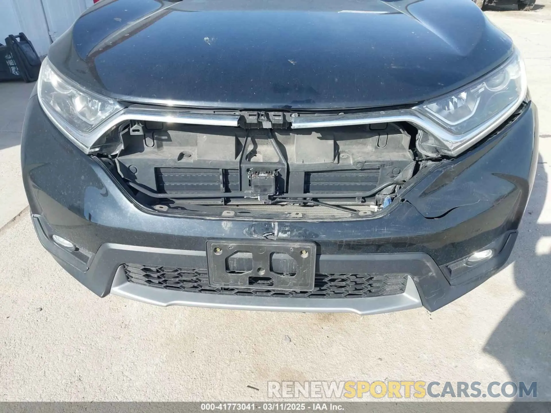 6 Photograph of a damaged car 2HKRW2H58KH660245 HONDA CR-V 2019