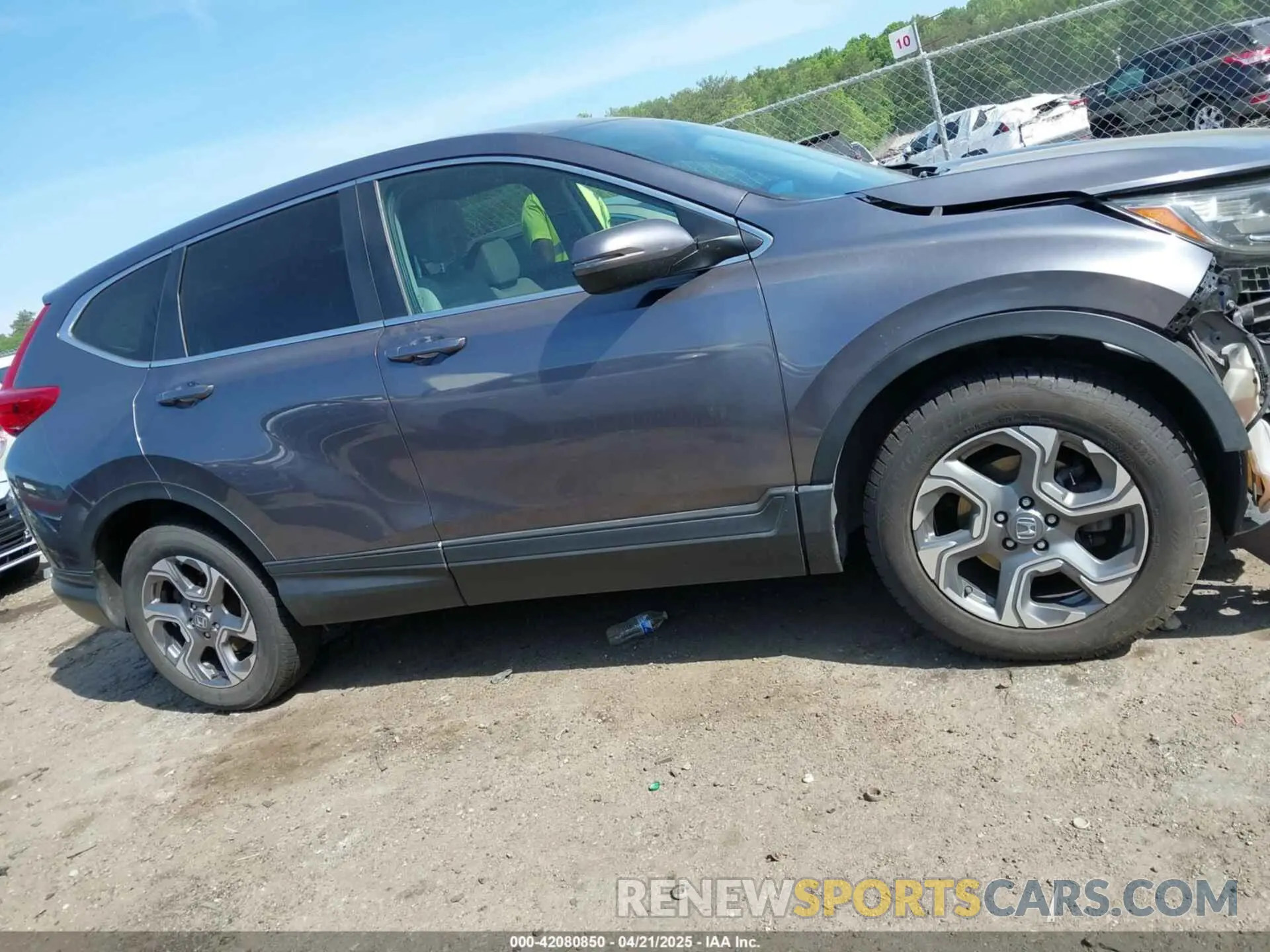 14 Photograph of a damaged car 2HKRW2H58KH667373 HONDA CR-V 2019