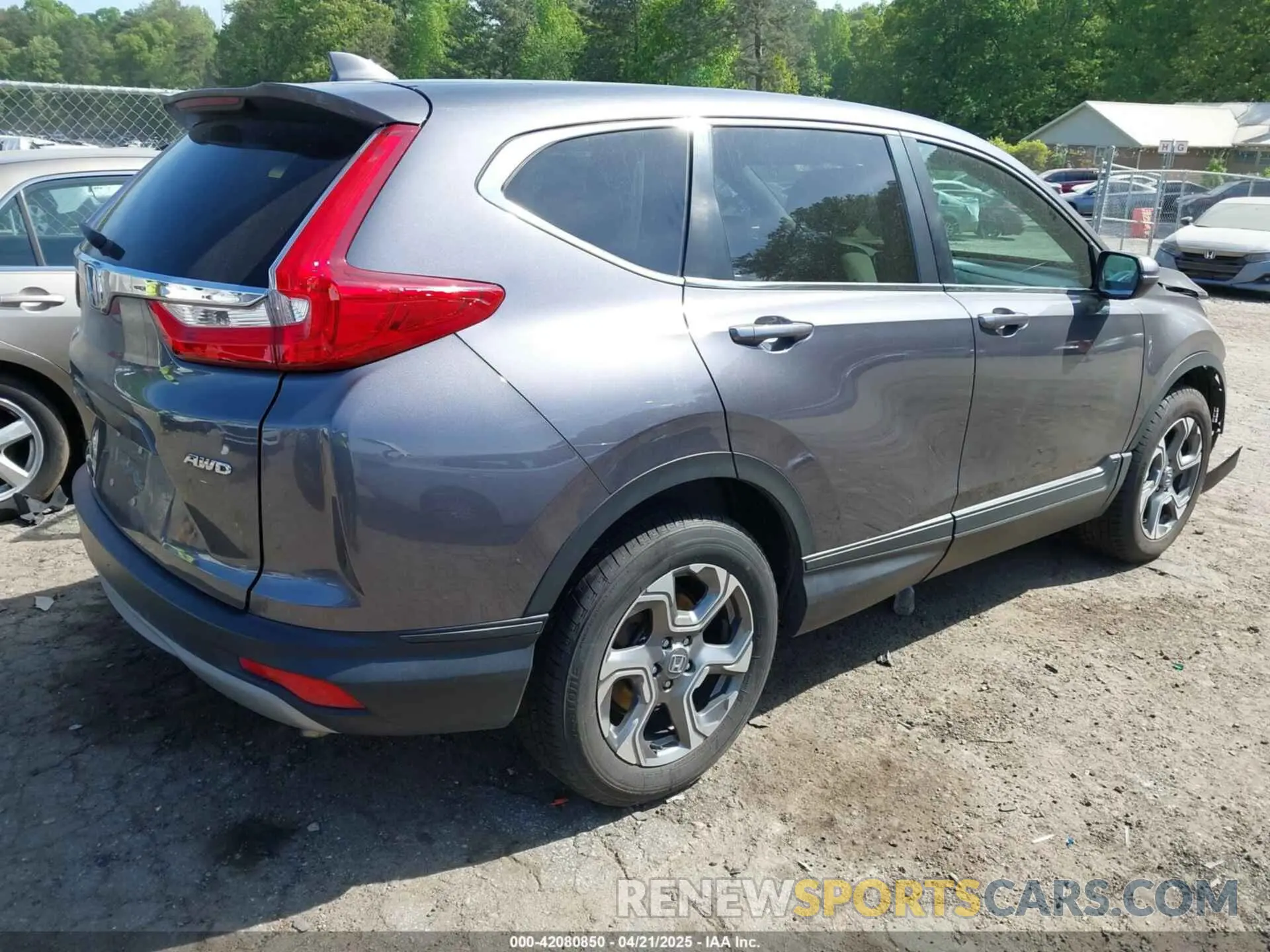 4 Photograph of a damaged car 2HKRW2H58KH667373 HONDA CR-V 2019