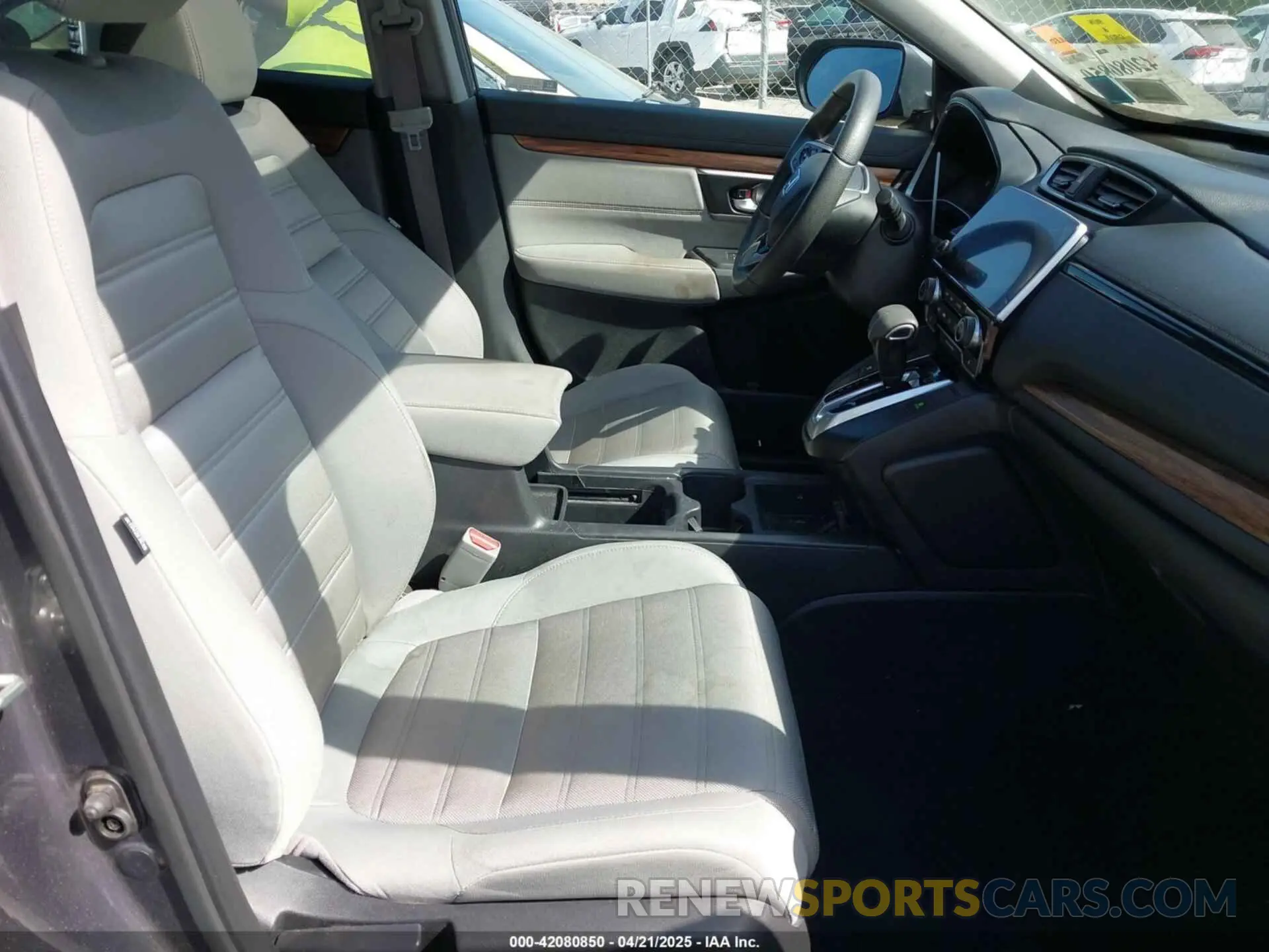 5 Photograph of a damaged car 2HKRW2H58KH667373 HONDA CR-V 2019