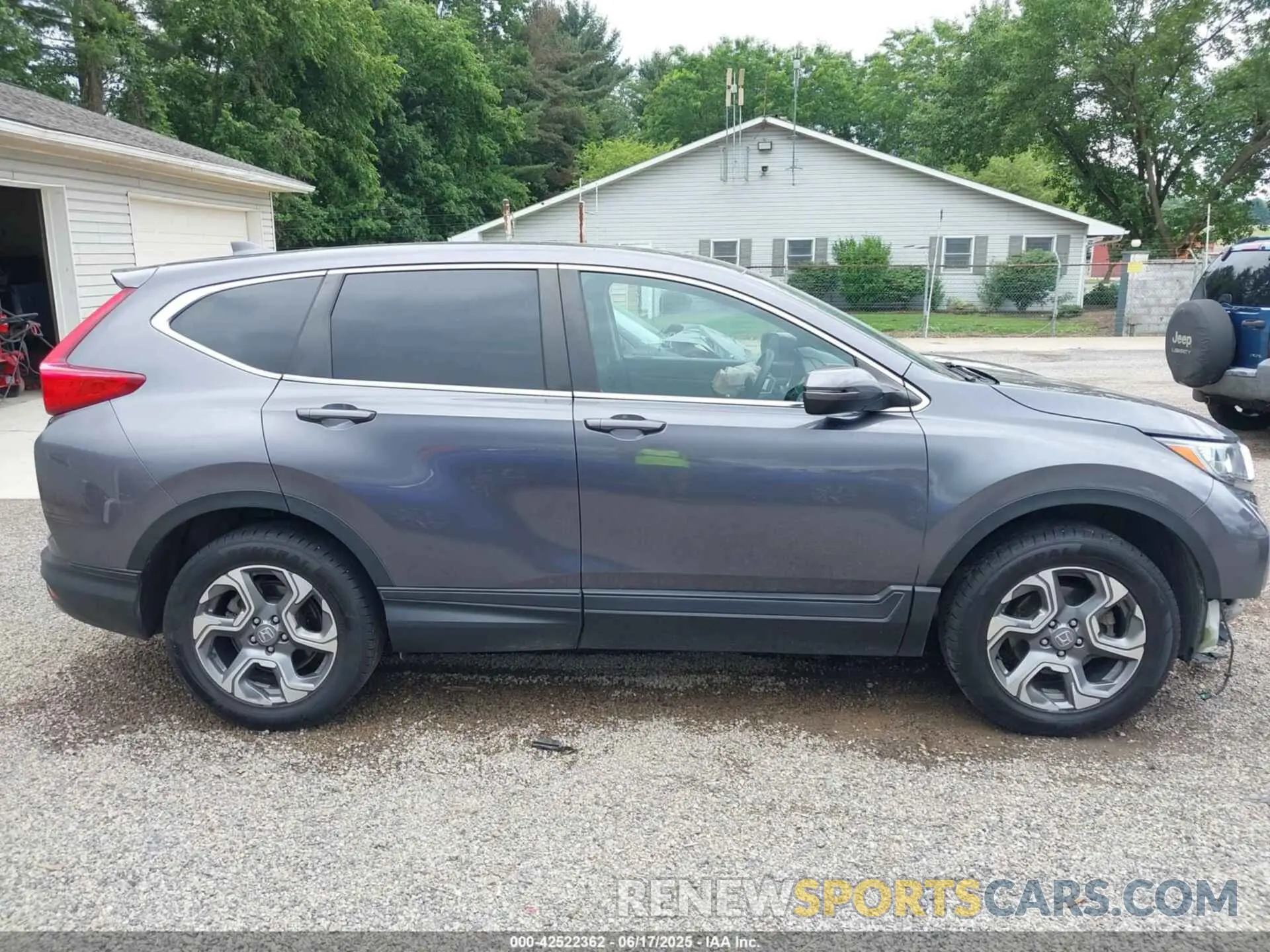 13 Photograph of a damaged car 2HKRW2H59KH650548 HONDA CR-V 2019