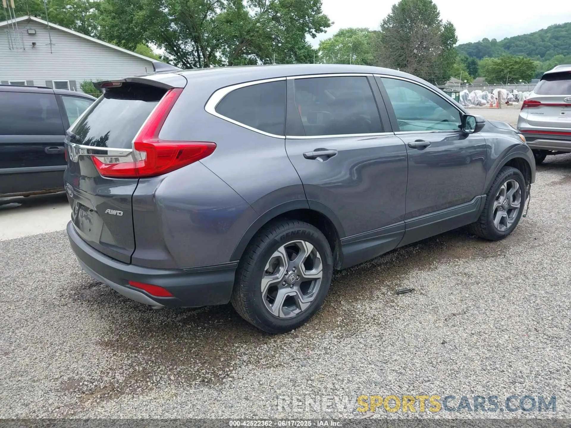 4 Photograph of a damaged car 2HKRW2H59KH650548 HONDA CR-V 2019
