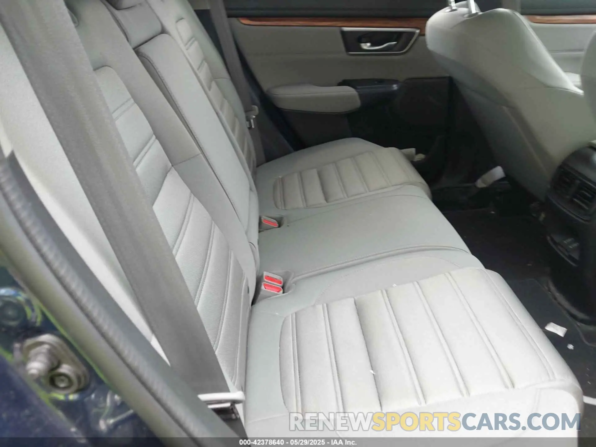 8 Photograph of a damaged car 2HKRW2H59KH654034 HONDA CR-V 2019