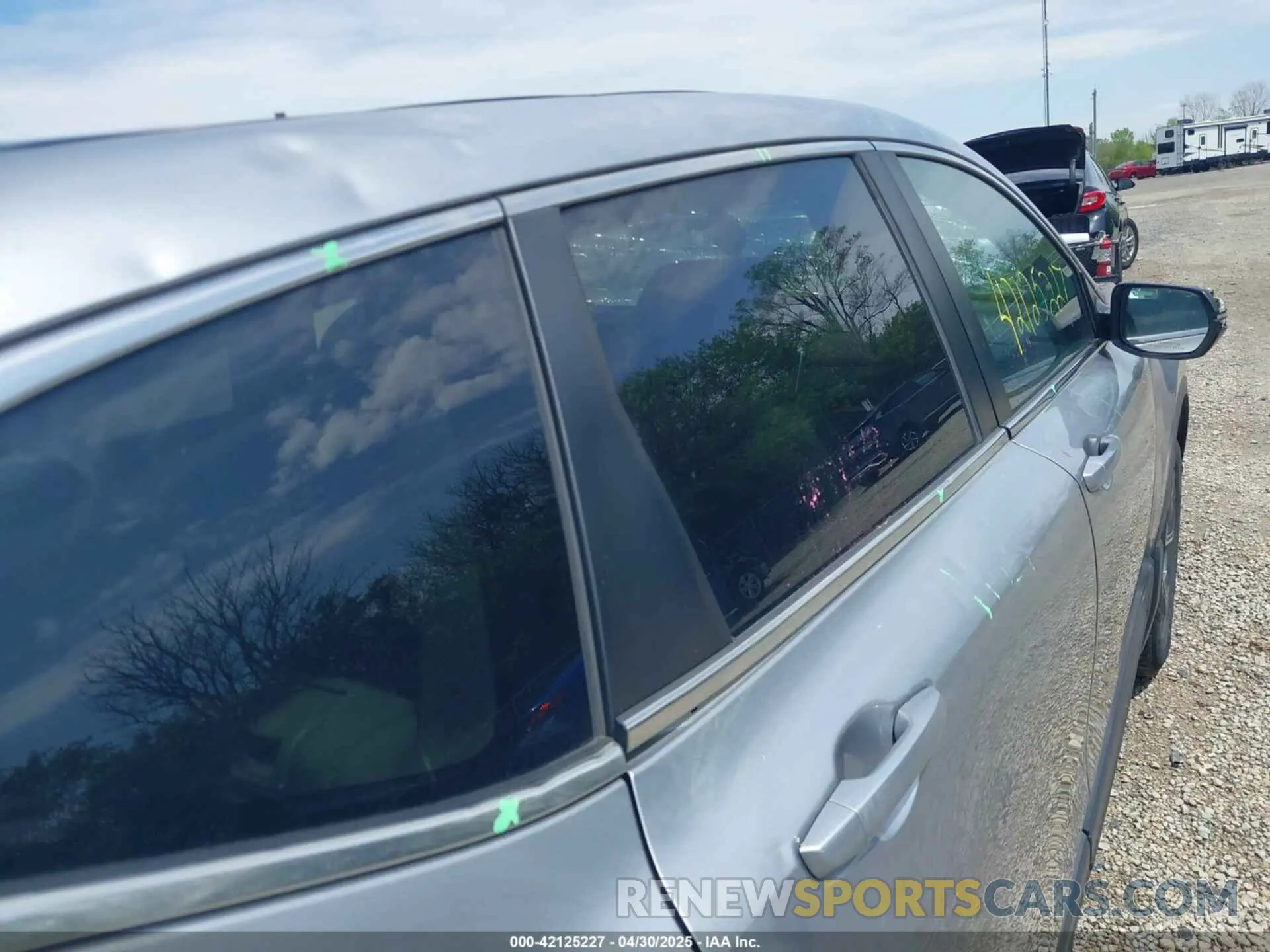 21 Photograph of a damaged car 2HKRW2H59KH665390 HONDA CR-V 2019