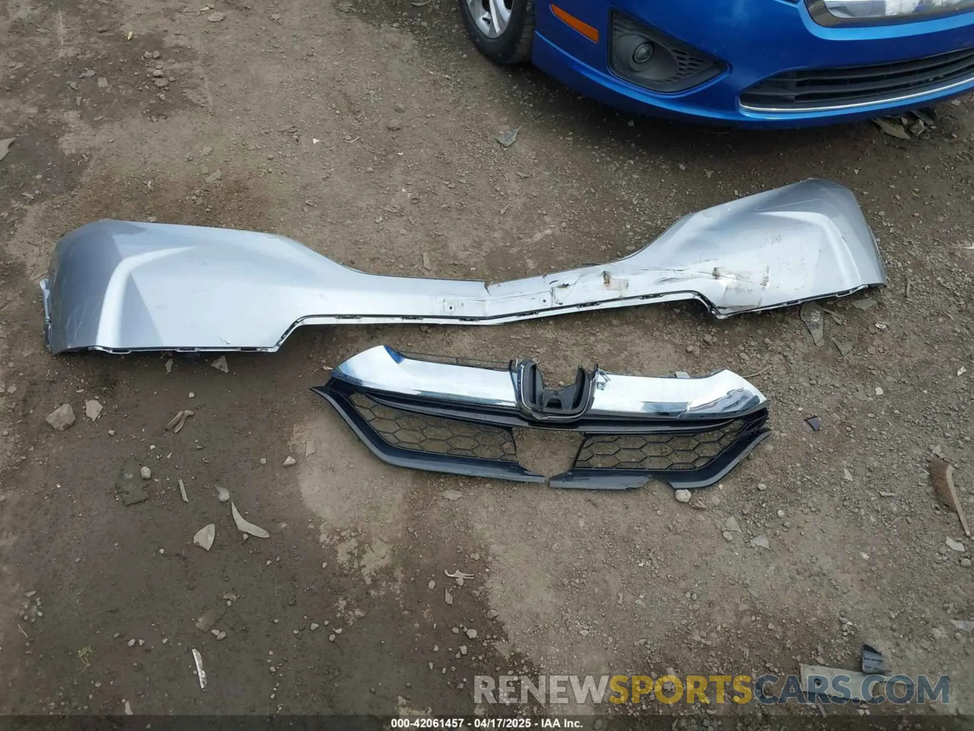 12 Photograph of a damaged car 2HKRW2H5XKH638800 HONDA CR-V 2019