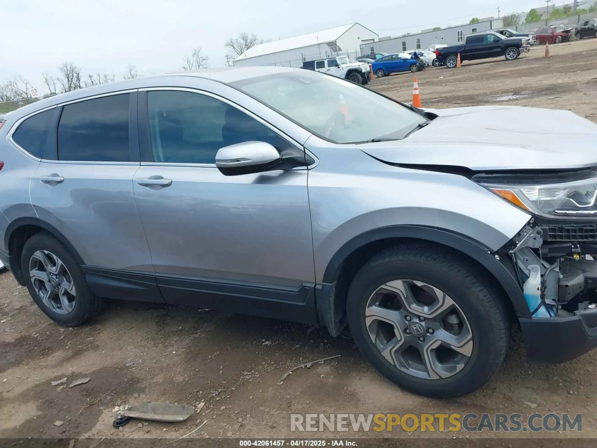 14 Photograph of a damaged car 2HKRW2H5XKH638800 HONDA CR-V 2019