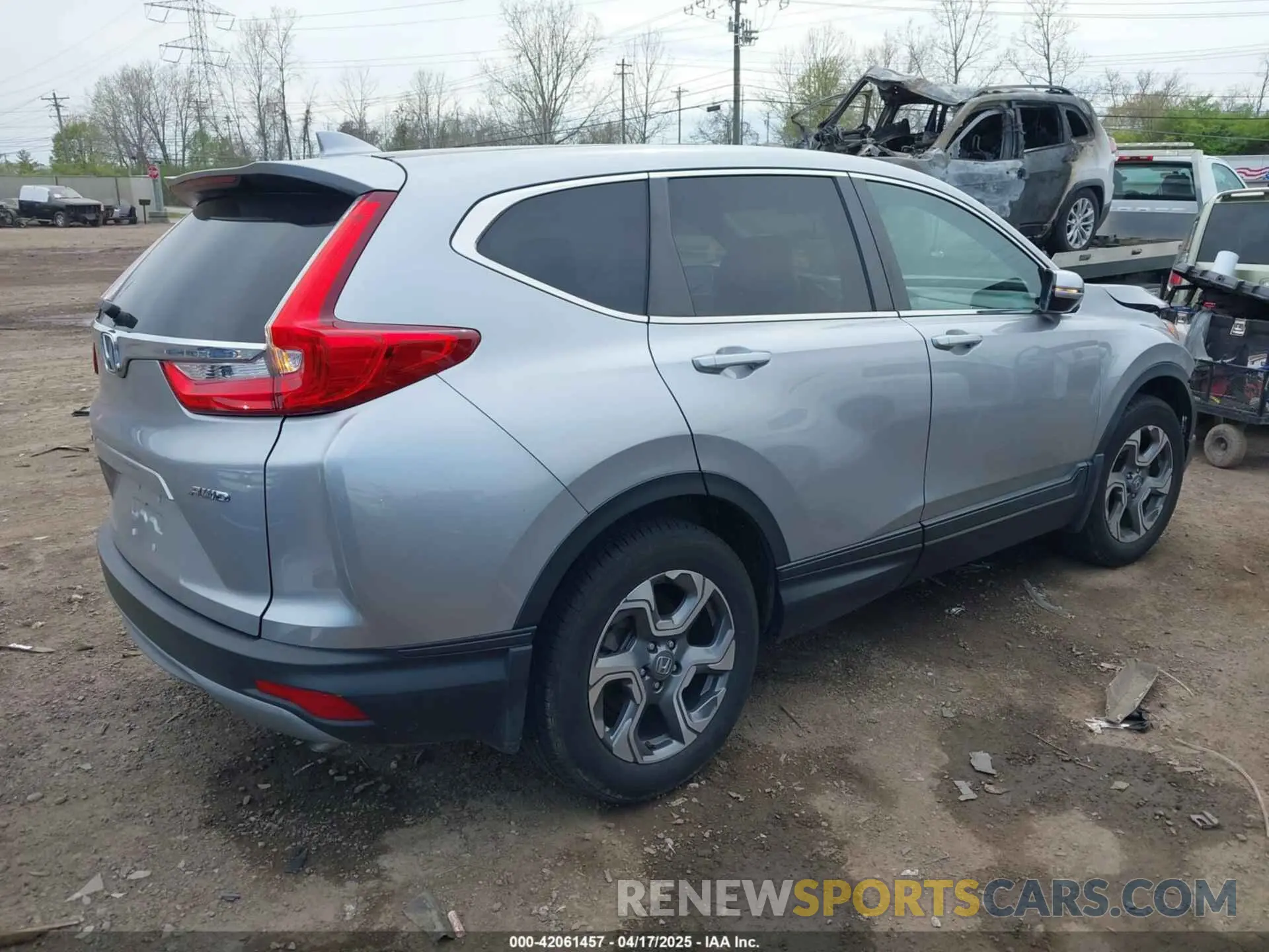 4 Photograph of a damaged car 2HKRW2H5XKH638800 HONDA CR-V 2019