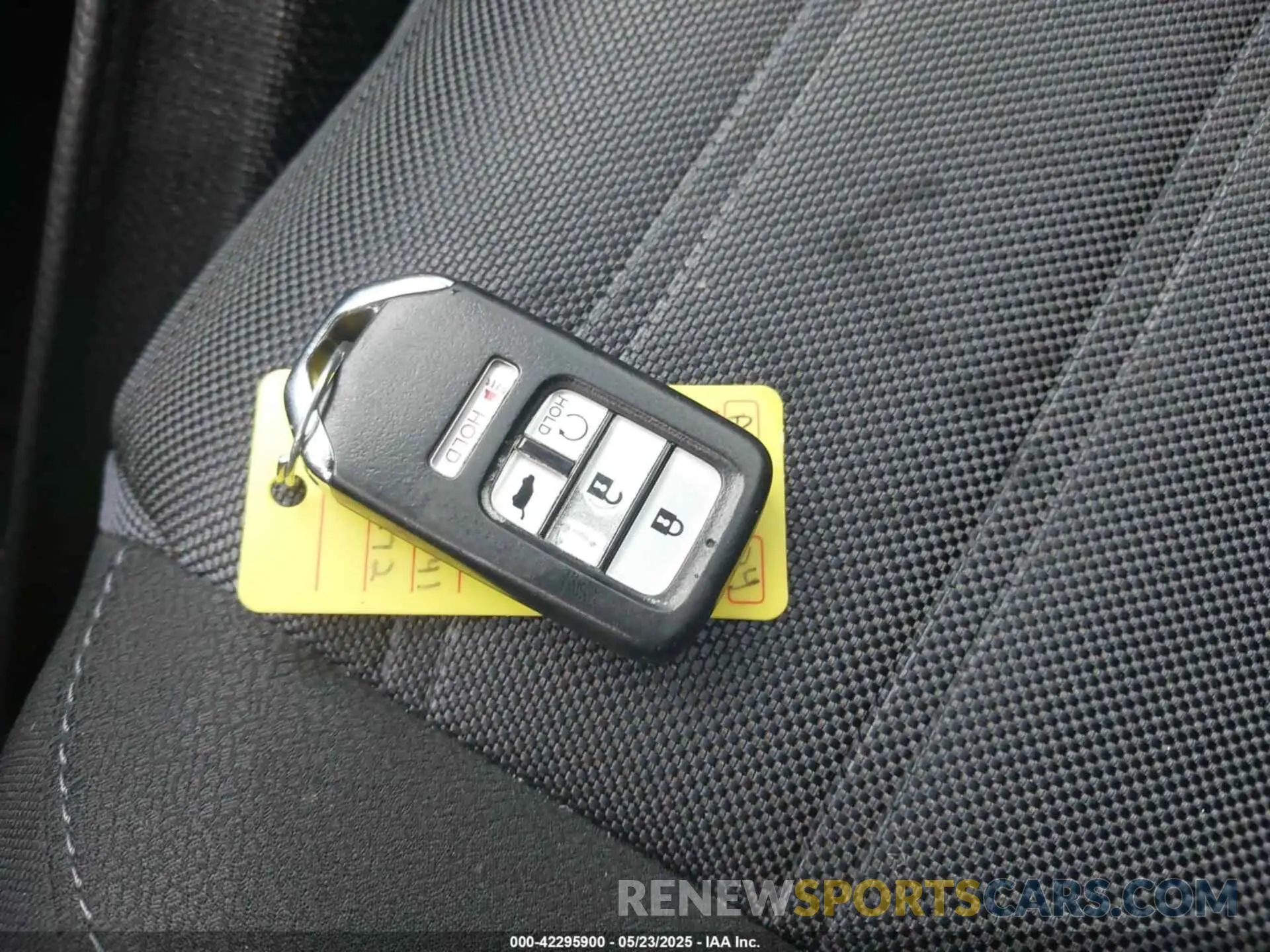 11 Photograph of a damaged car 2HKRW2H5XKH662272 HONDA CR-V 2019