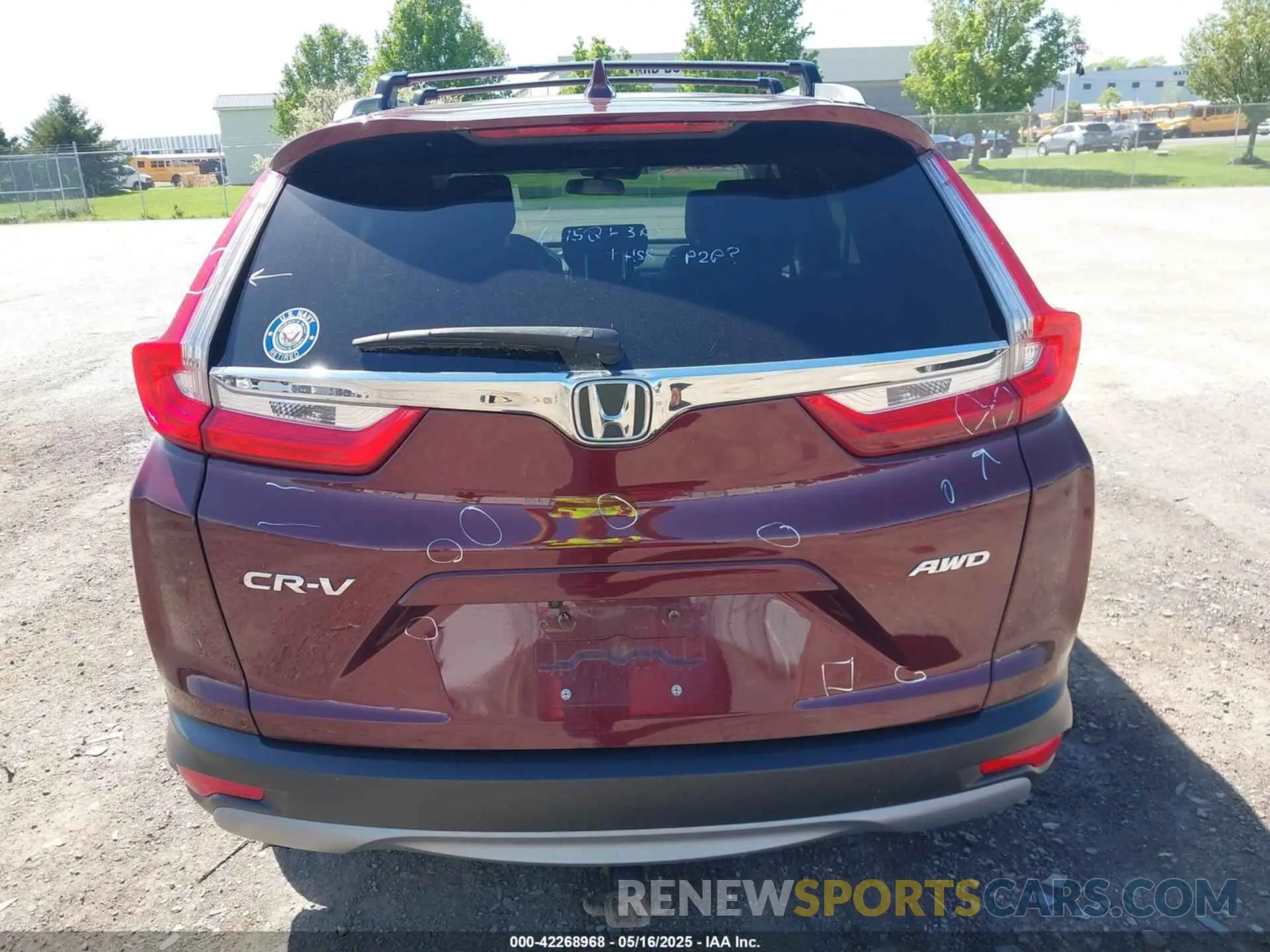 17 Photograph of a damaged car 2HKRW2H5XKH670288 HONDA CR-V 2019