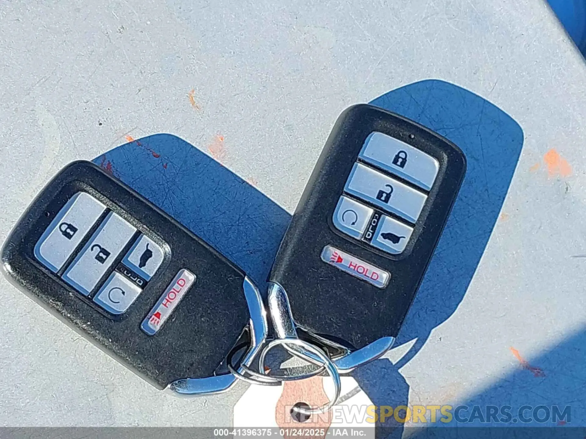 11 Photograph of a damaged car 2HKRW2H80KH643675 HONDA CR-V 2019