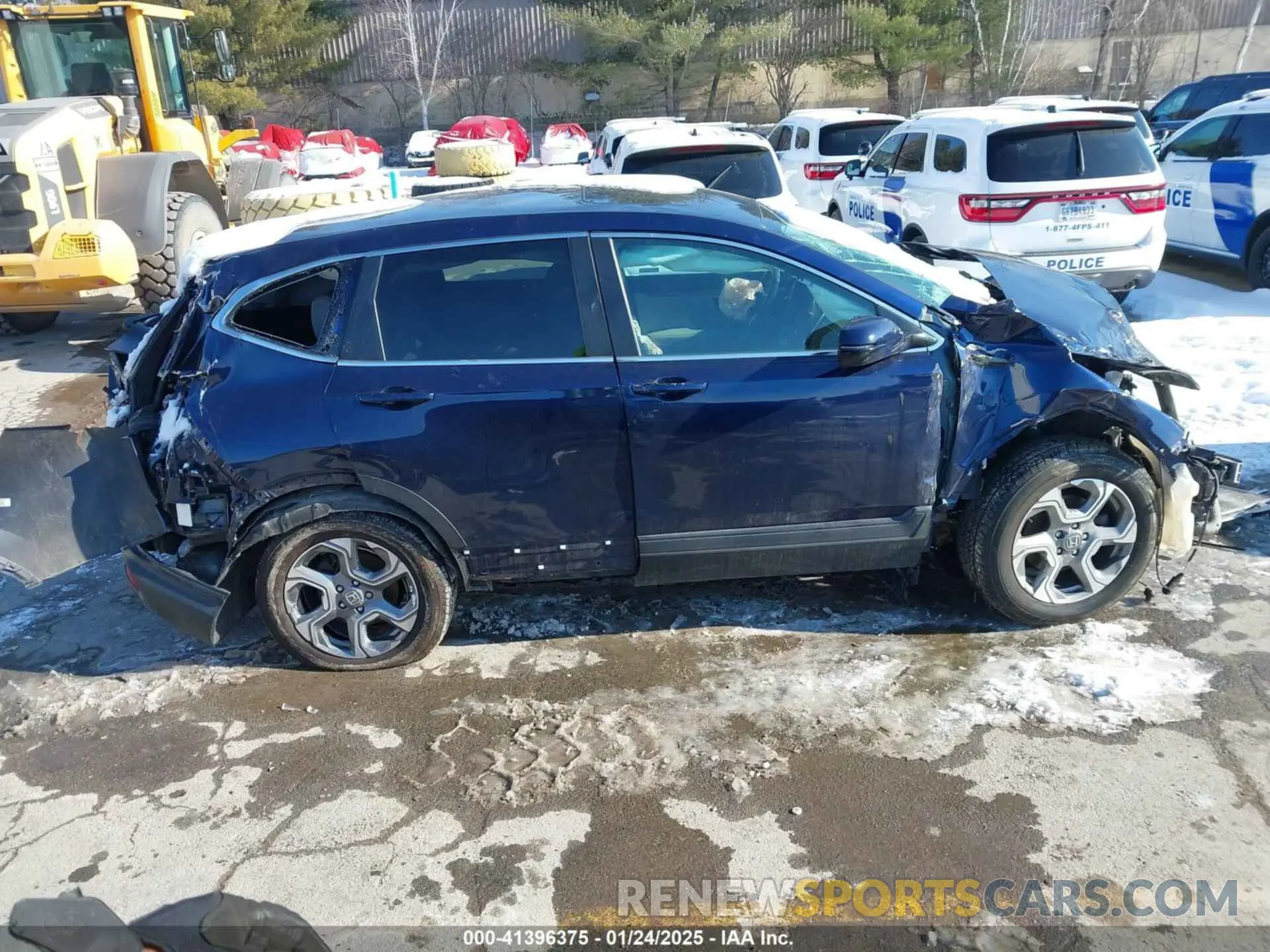 13 Photograph of a damaged car 2HKRW2H80KH643675 HONDA CR-V 2019