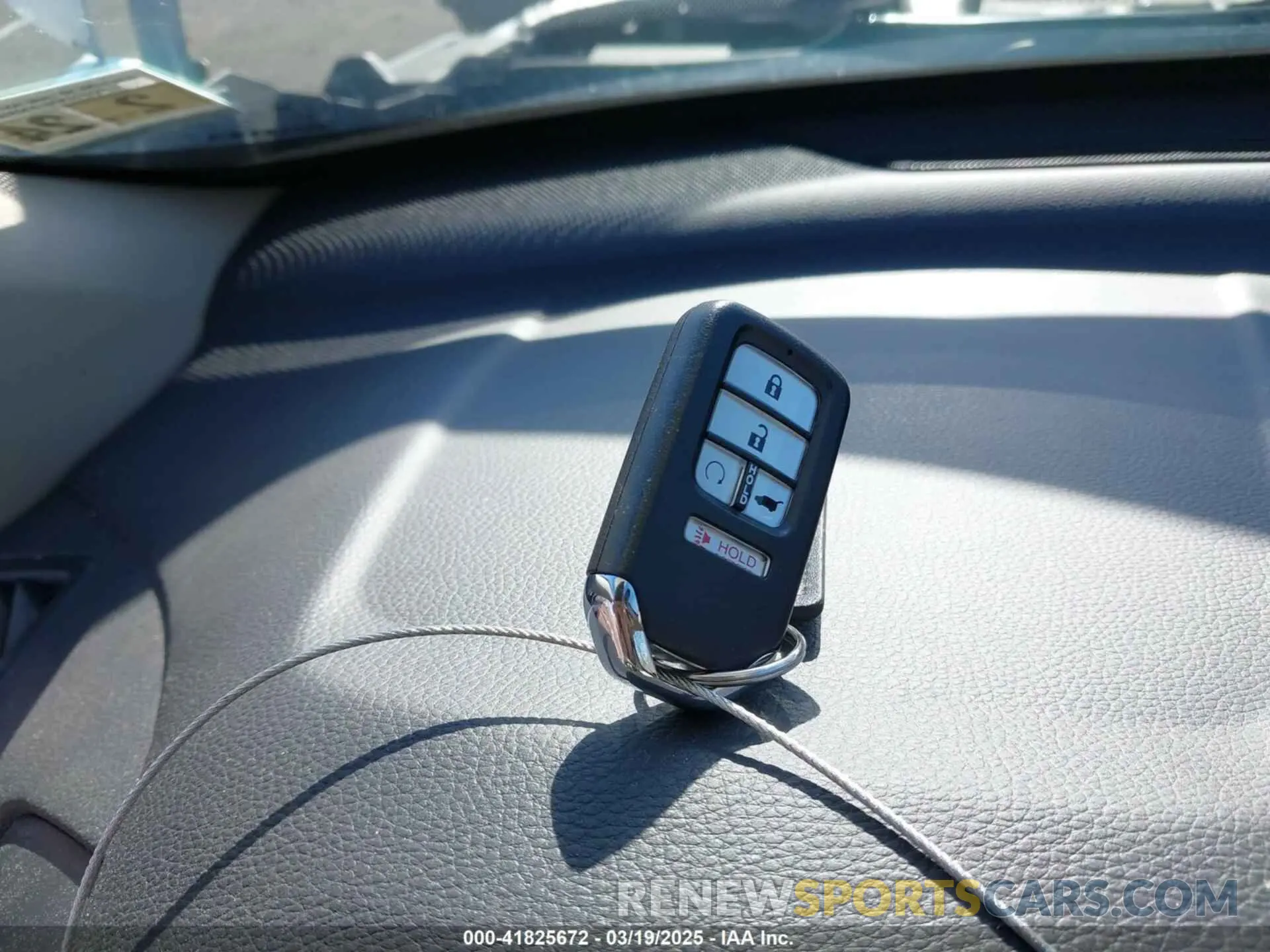 11 Photograph of a damaged car 2HKRW2H81KH612368 HONDA CR-V 2019