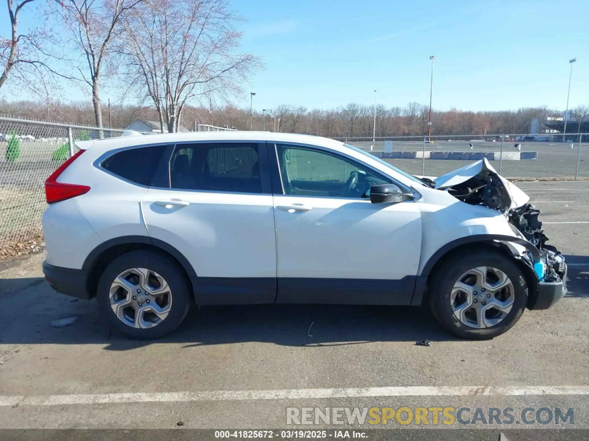 14 Photograph of a damaged car 2HKRW2H81KH612368 HONDA CR-V 2019