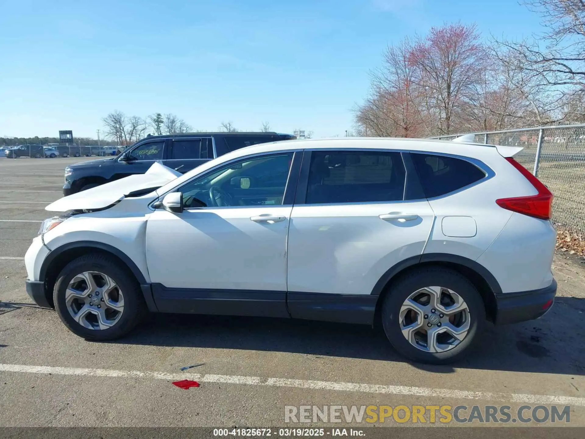 15 Photograph of a damaged car 2HKRW2H81KH612368 HONDA CR-V 2019