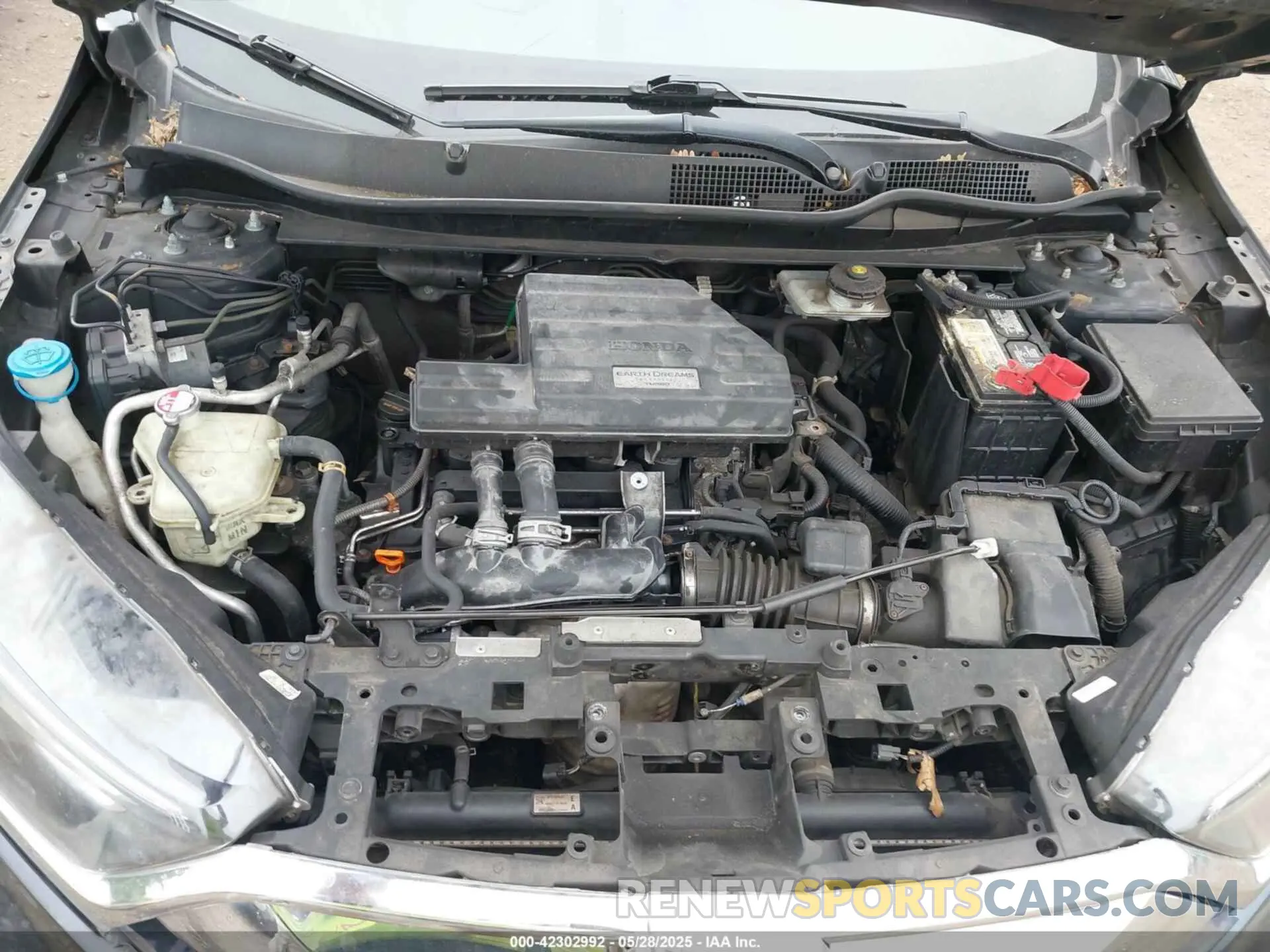 10 Photograph of a damaged car 2HKRW2H82KH610113 HONDA CR-V 2019