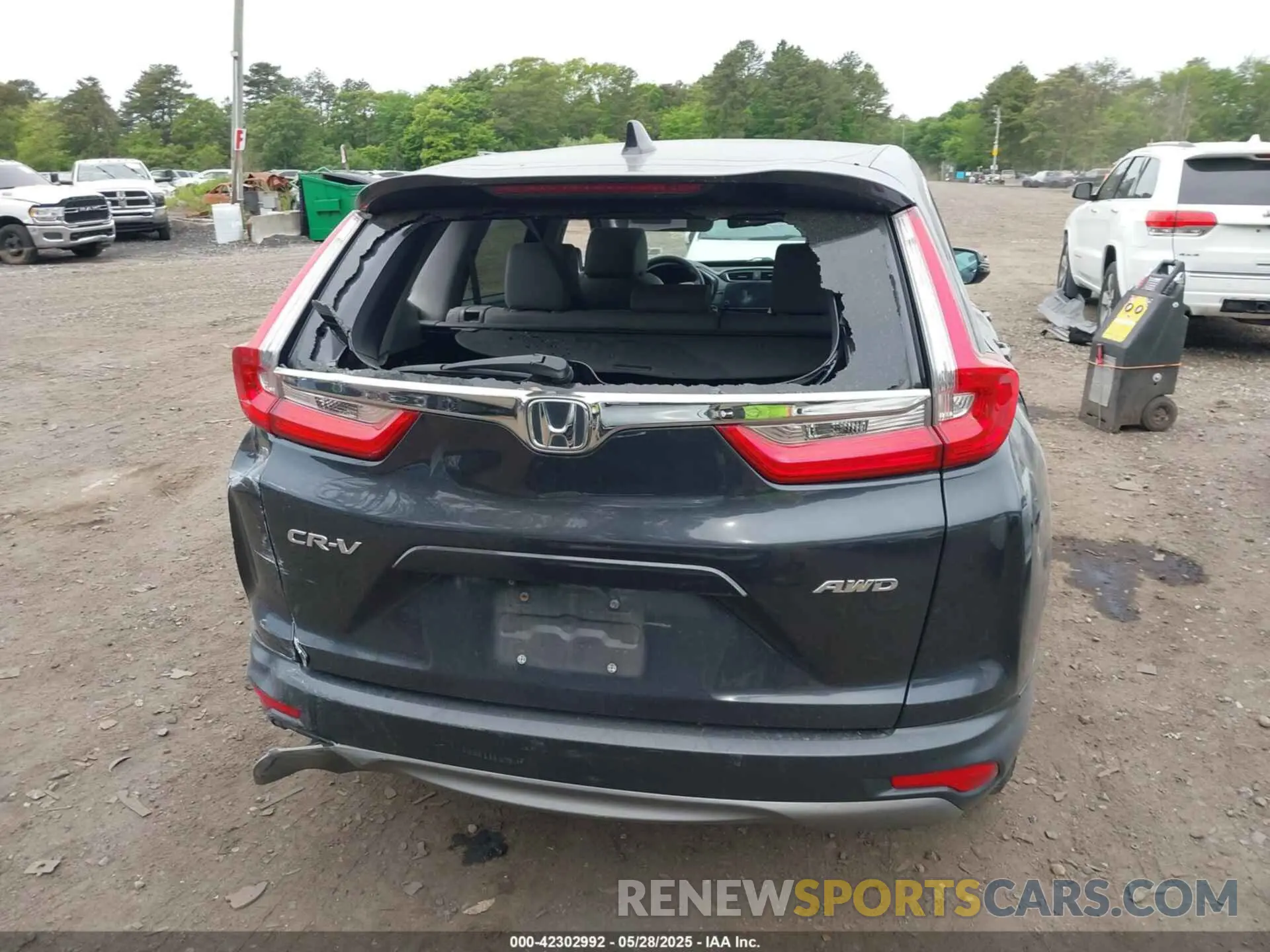 16 Photograph of a damaged car 2HKRW2H82KH610113 HONDA CR-V 2019