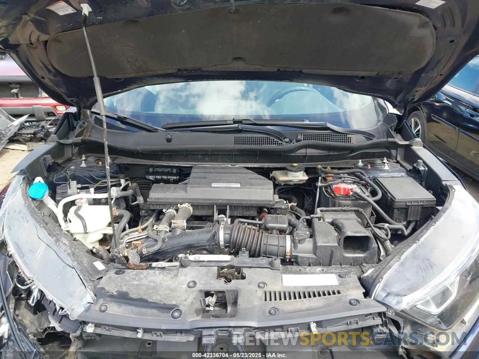 10 Photograph of a damaged car 2HKRW2H82KH660560 HONDA CR-V 2019