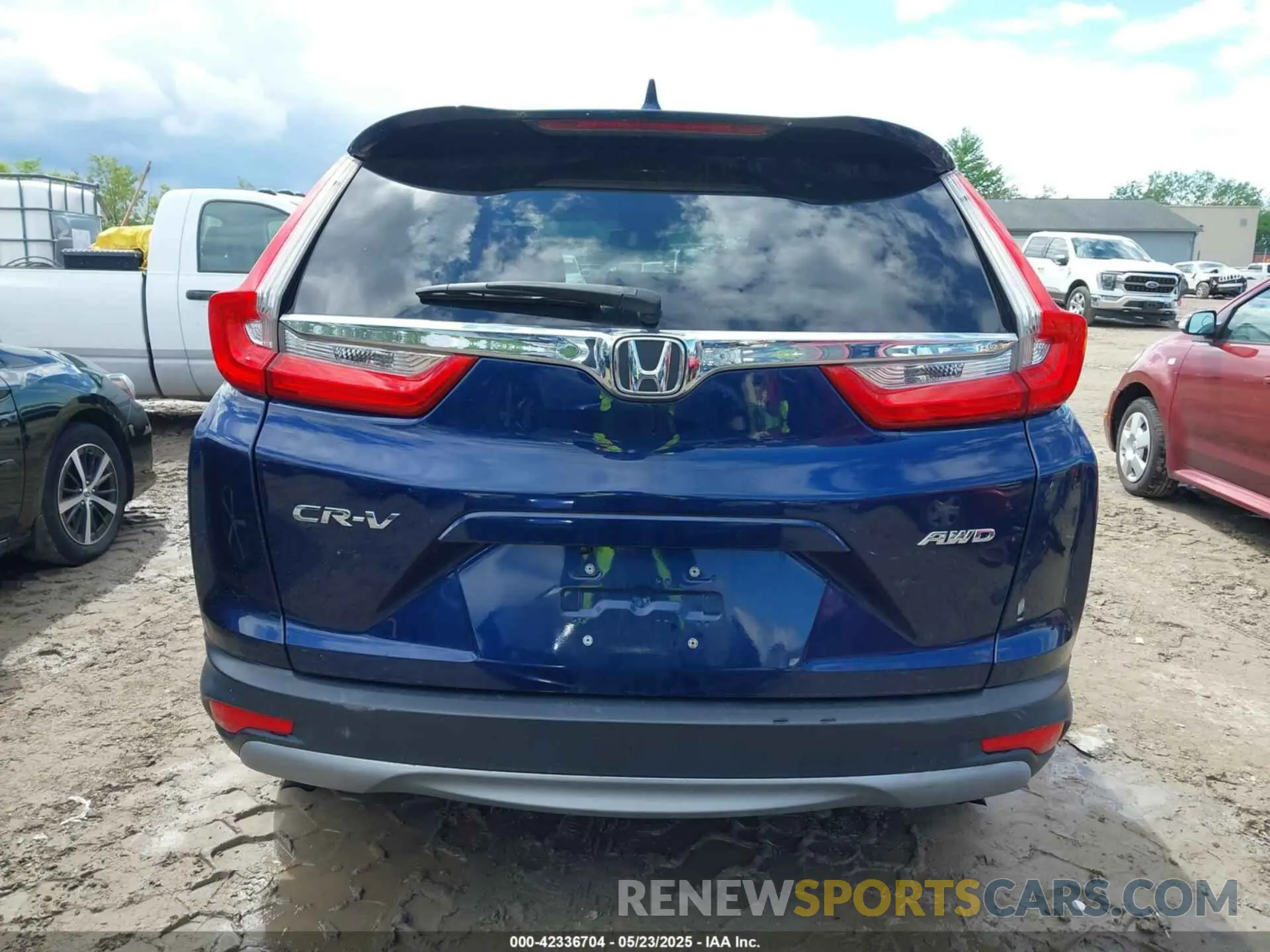 16 Photograph of a damaged car 2HKRW2H82KH660560 HONDA CR-V 2019