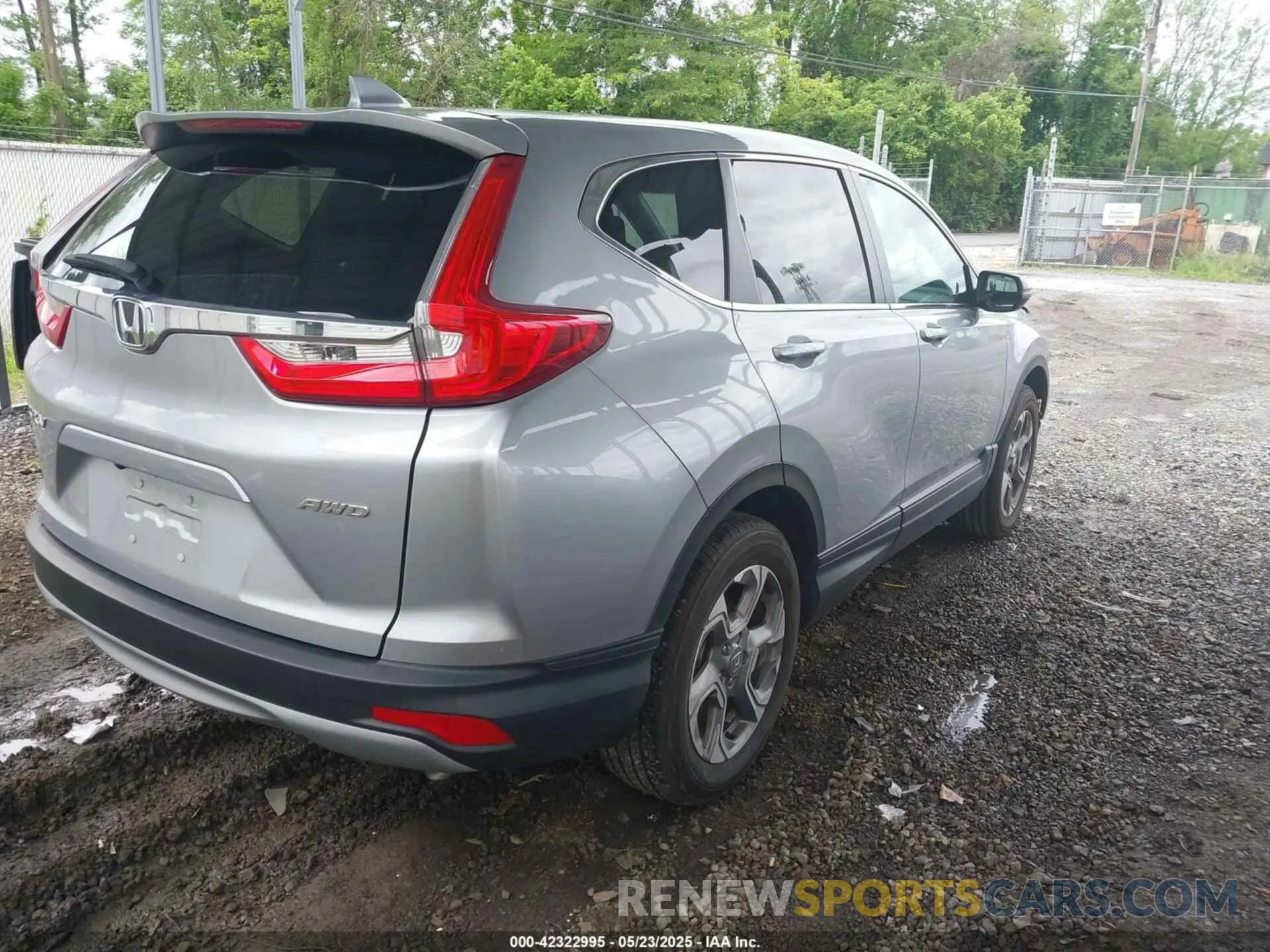 4 Photograph of a damaged car 2HKRW2H83KH614865 HONDA CR-V 2019