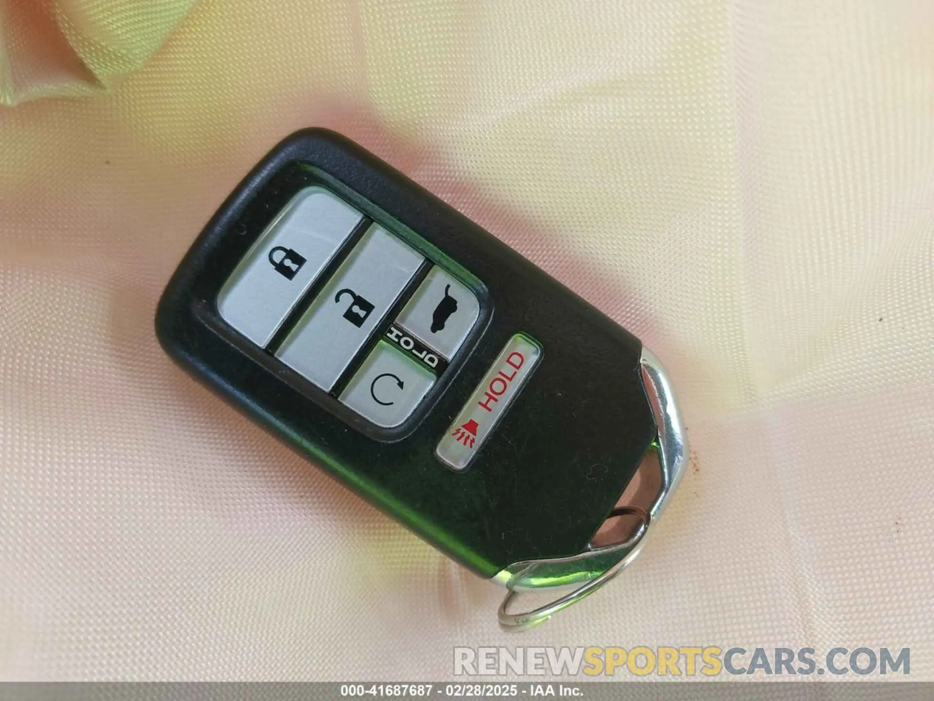 11 Photograph of a damaged car 2HKRW2H83KH617085 HONDA CR-V 2019
