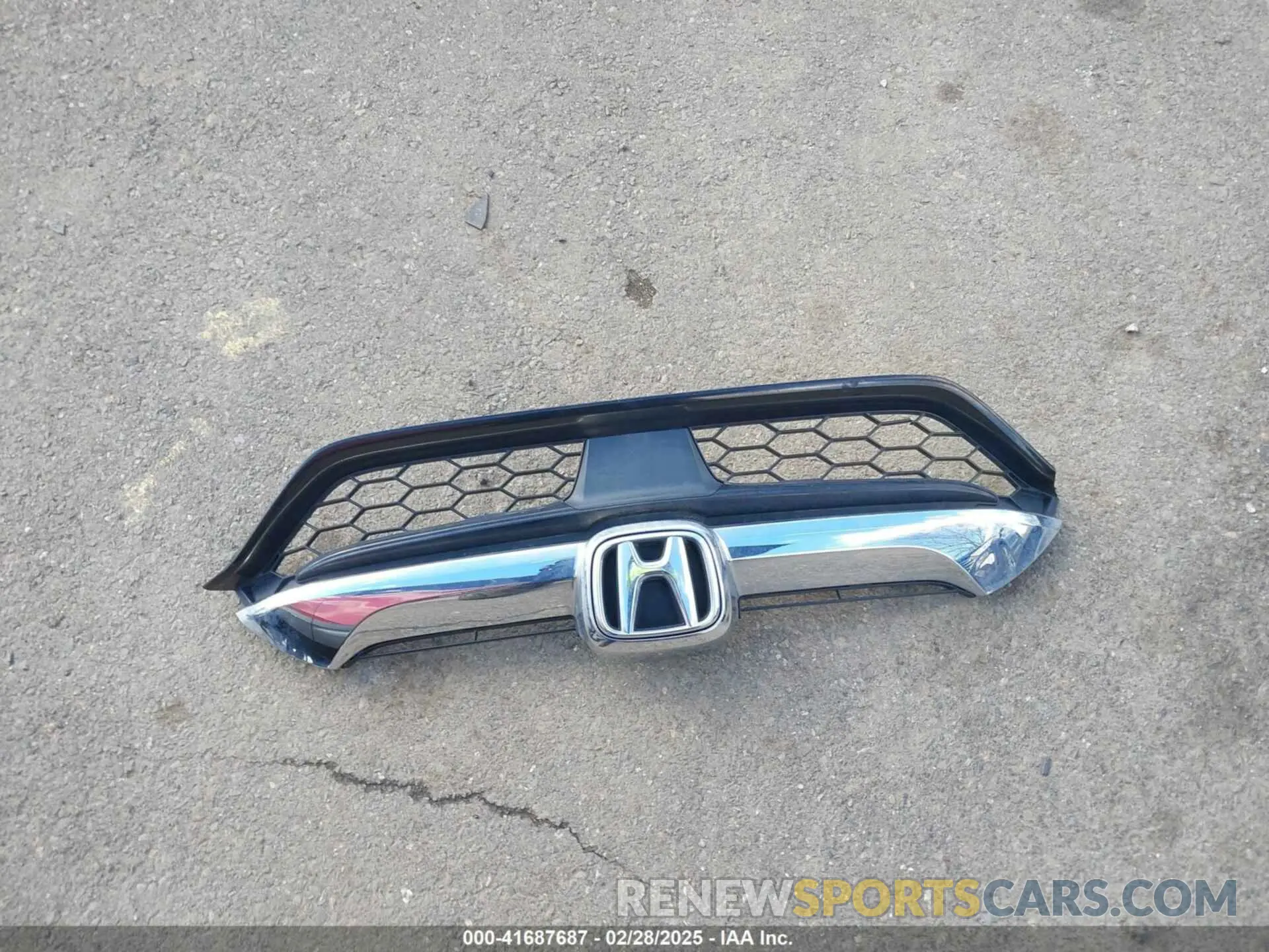 12 Photograph of a damaged car 2HKRW2H83KH617085 HONDA CR-V 2019