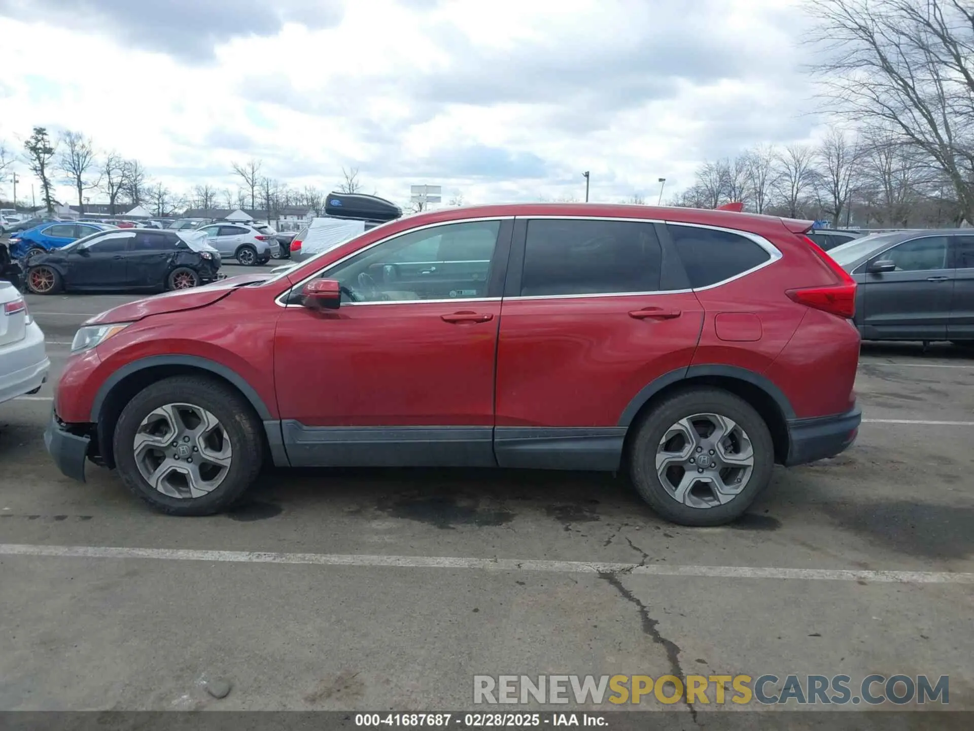 15 Photograph of a damaged car 2HKRW2H83KH617085 HONDA CR-V 2019