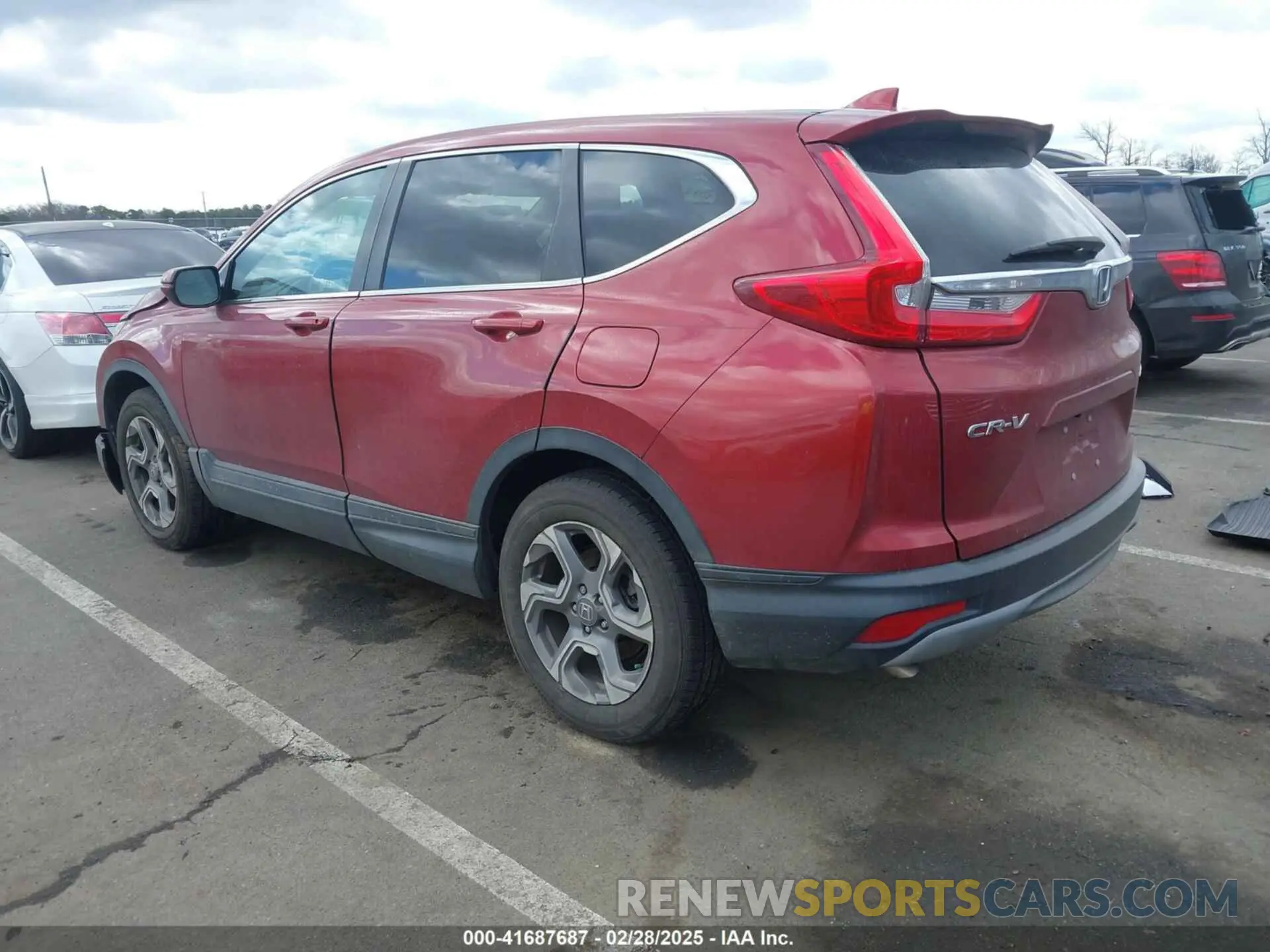 3 Photograph of a damaged car 2HKRW2H83KH617085 HONDA CR-V 2019