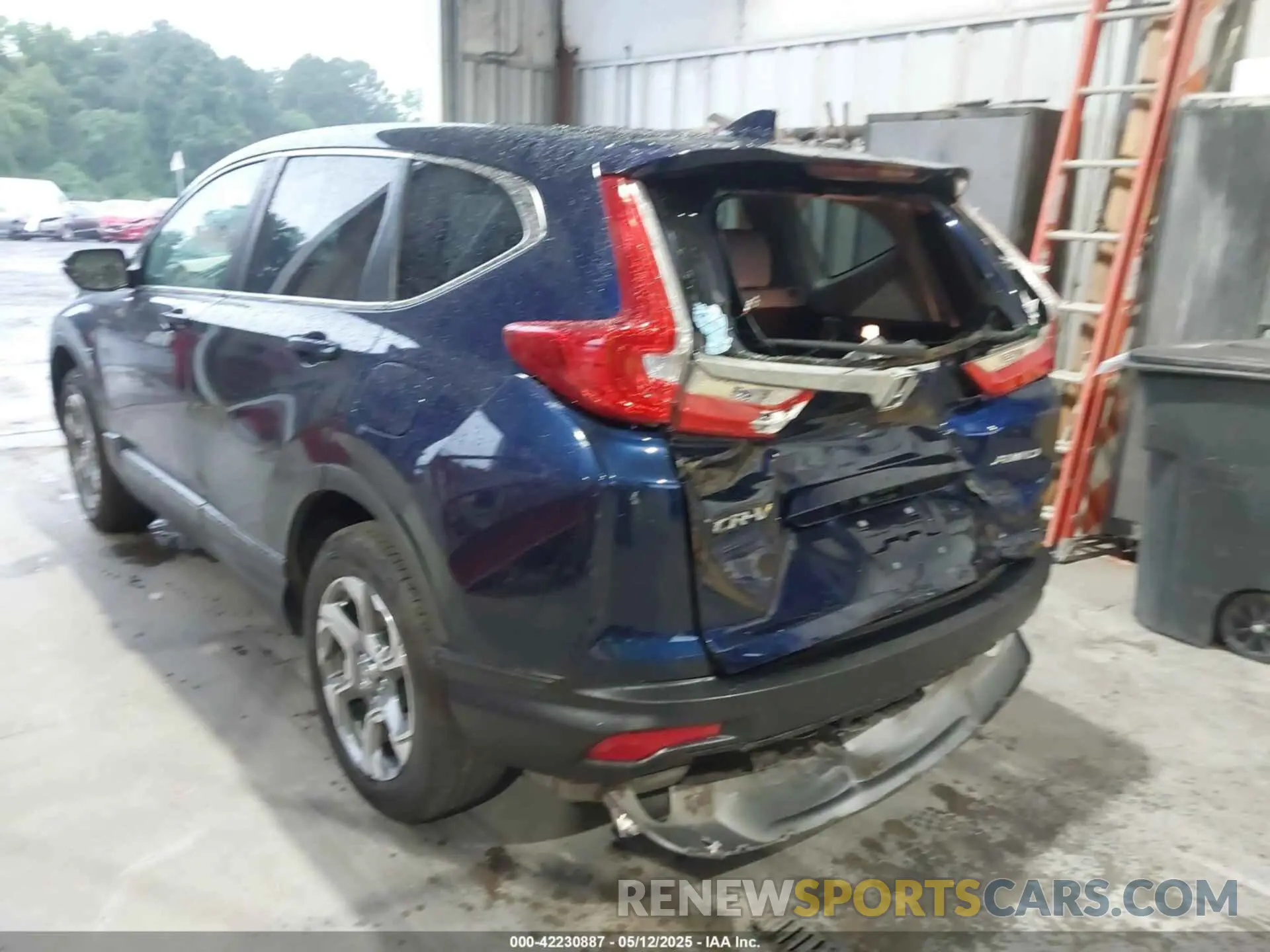 3 Photograph of a damaged car 2HKRW2H83KH643105 HONDA CR-V 2019