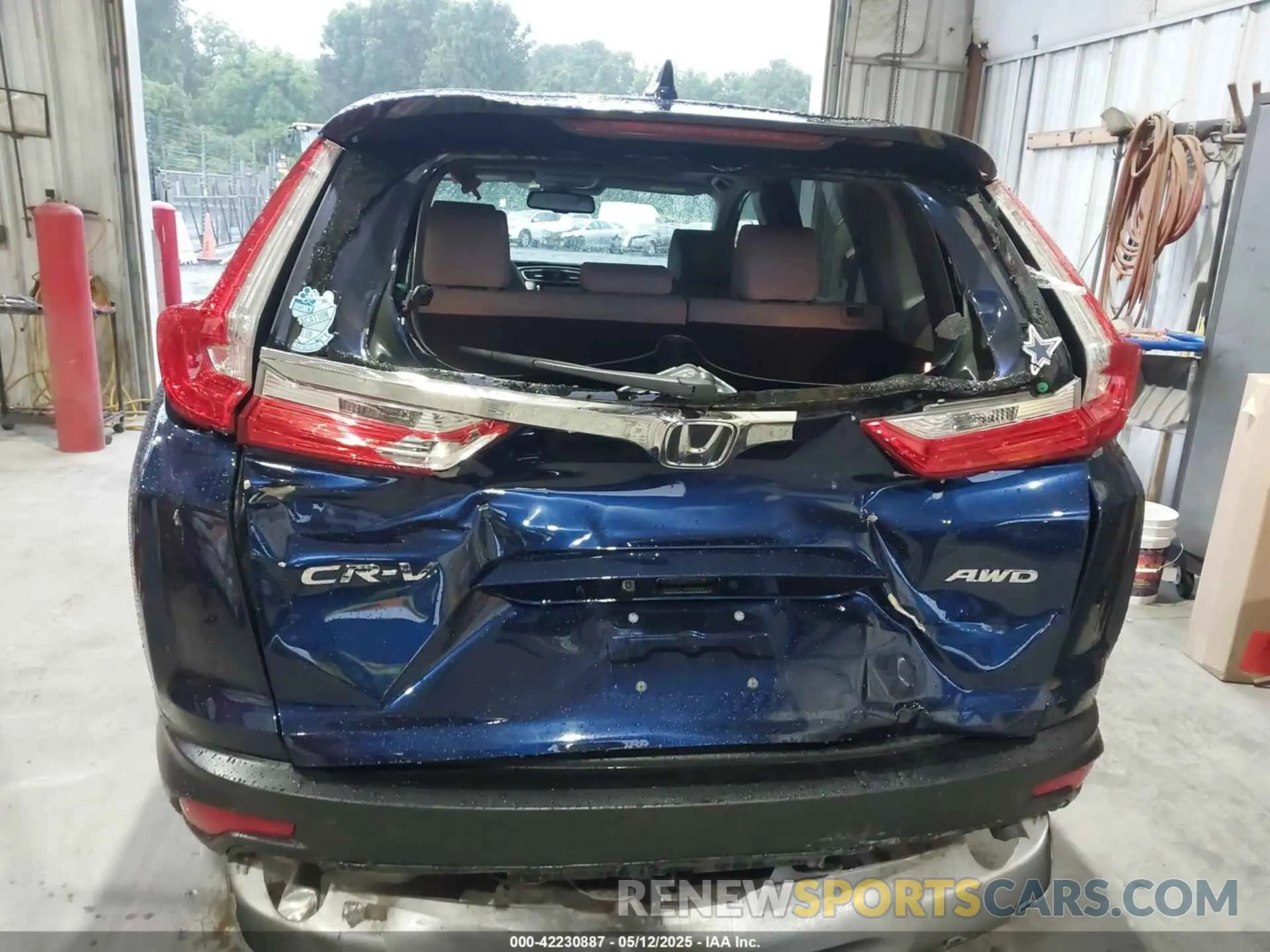 6 Photograph of a damaged car 2HKRW2H83KH643105 HONDA CR-V 2019