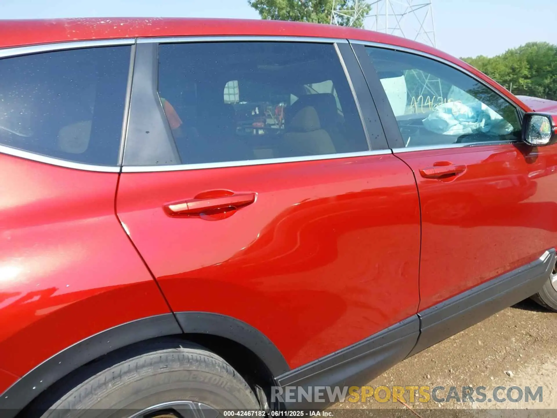 13 Photograph of a damaged car 2HKRW2H84KH611425 HONDA CR-V 2019