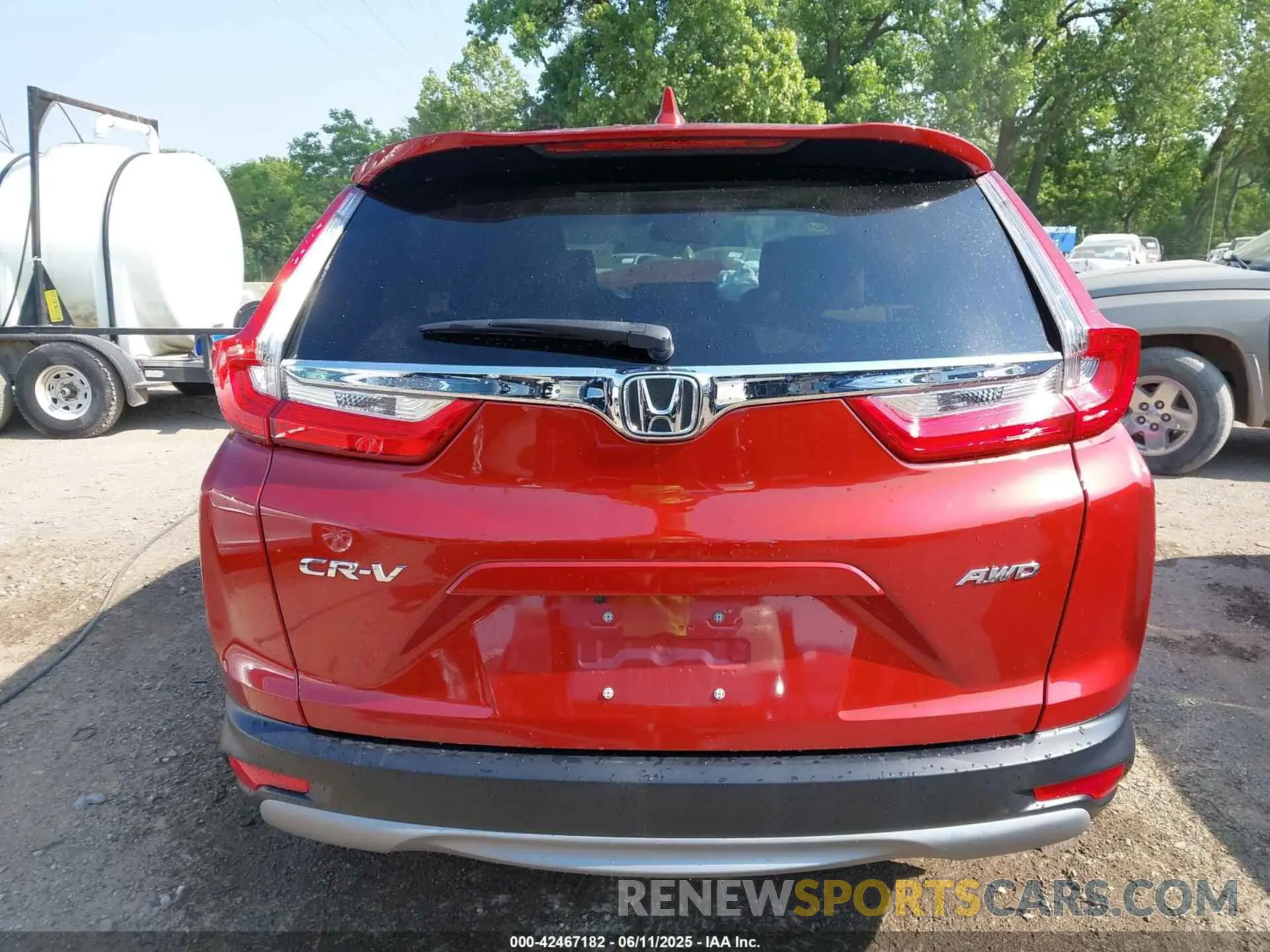 16 Photograph of a damaged car 2HKRW2H84KH611425 HONDA CR-V 2019