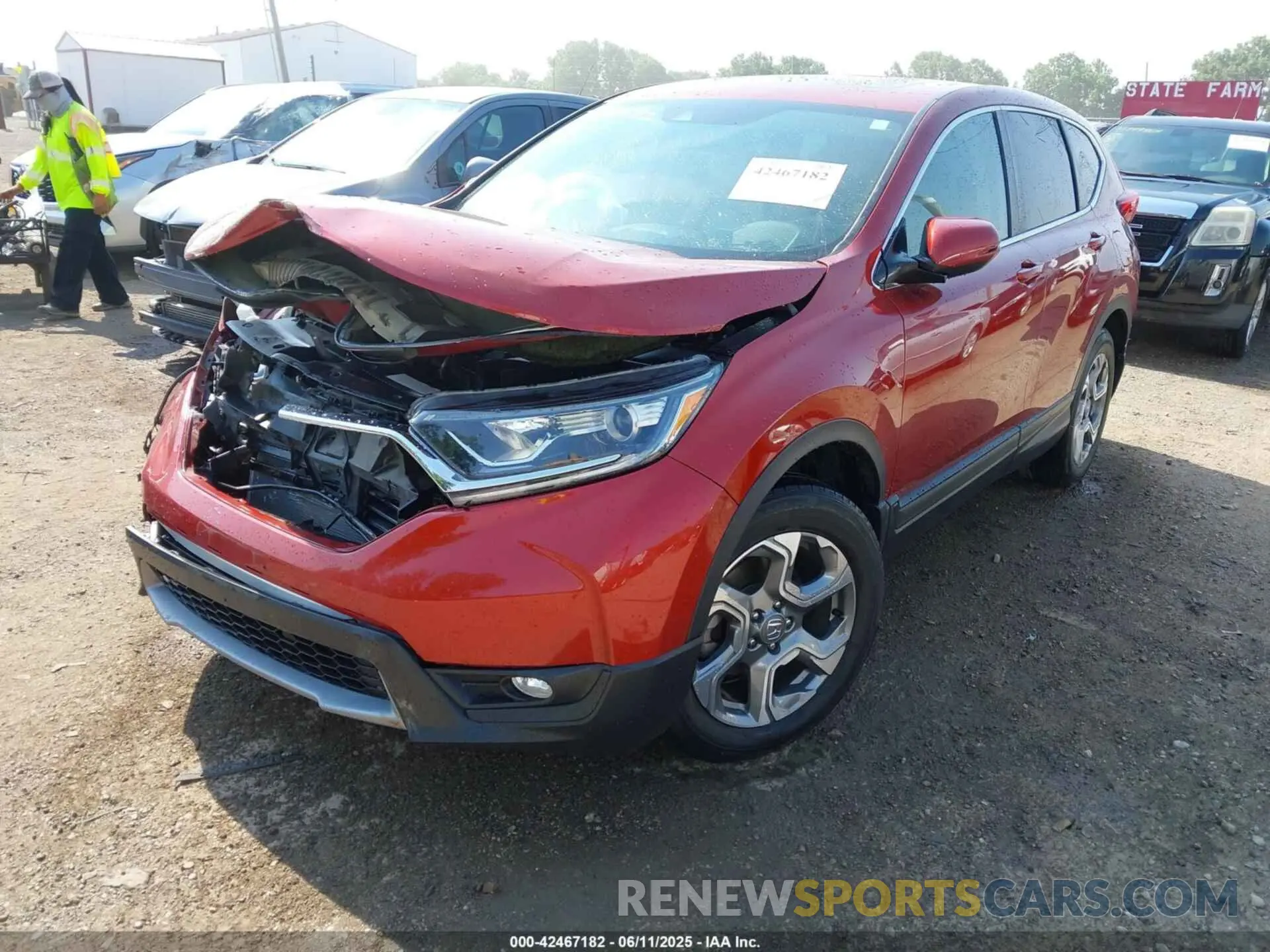 2 Photograph of a damaged car 2HKRW2H84KH611425 HONDA CR-V 2019