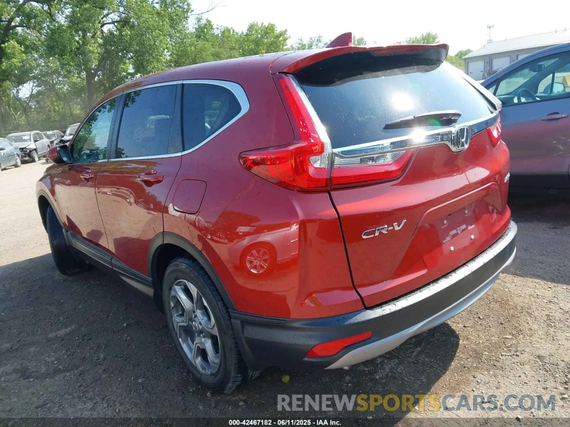3 Photograph of a damaged car 2HKRW2H84KH611425 HONDA CR-V 2019