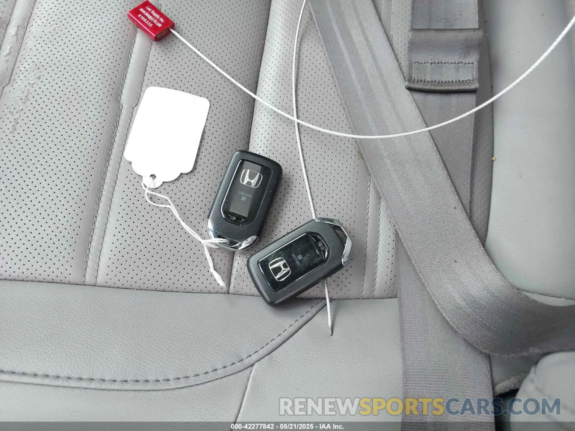 11 Photograph of a damaged car 2HKRW2H84KH665887 HONDA CR-V 2019