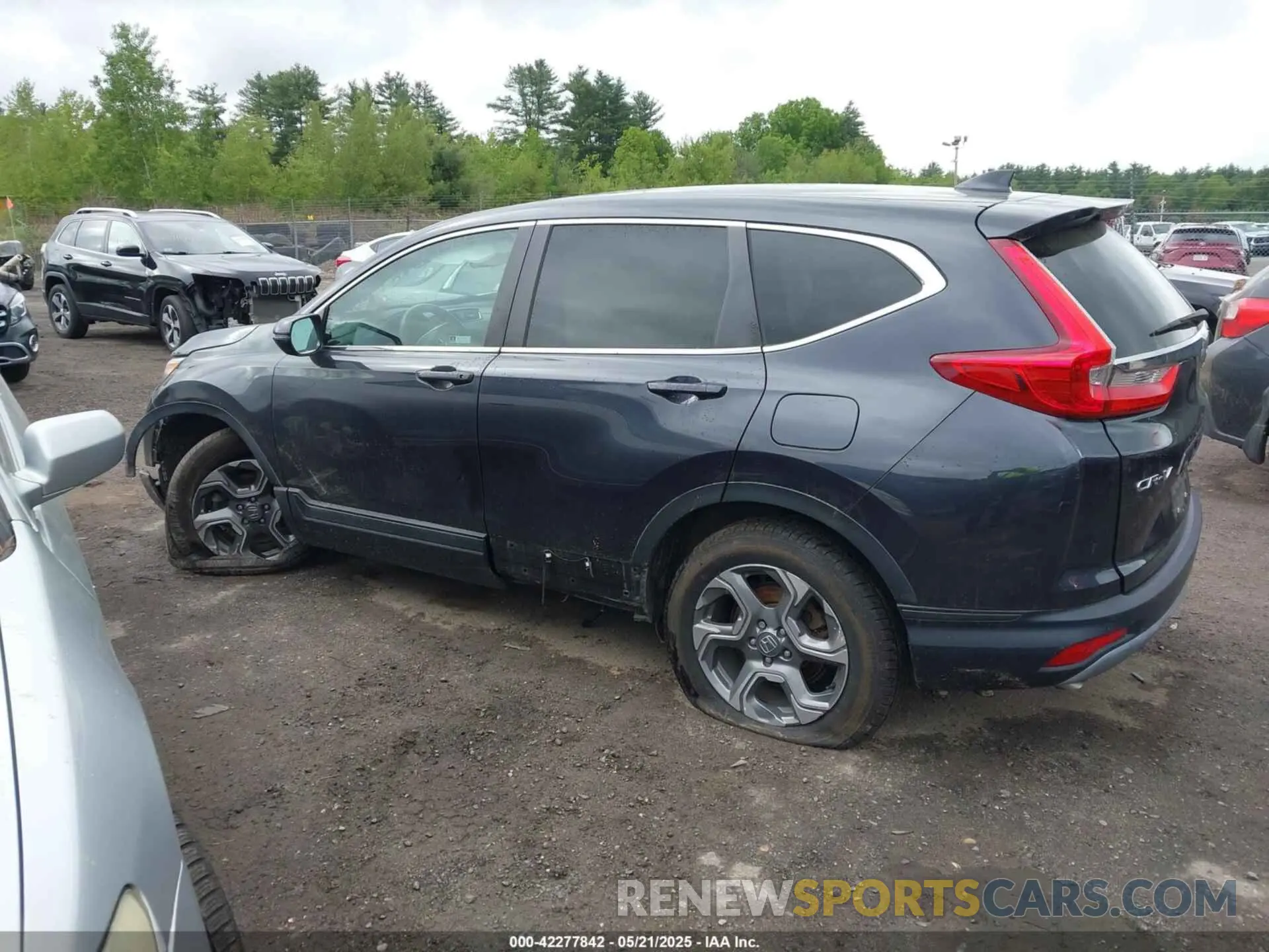14 Photograph of a damaged car 2HKRW2H84KH665887 HONDA CR-V 2019