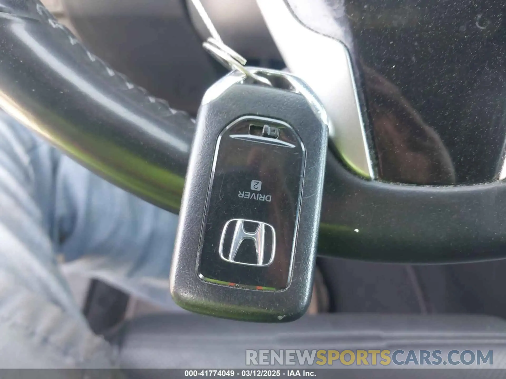 11 Photograph of a damaged car 2HKRW2H85KH636138 HONDA CR-V 2019