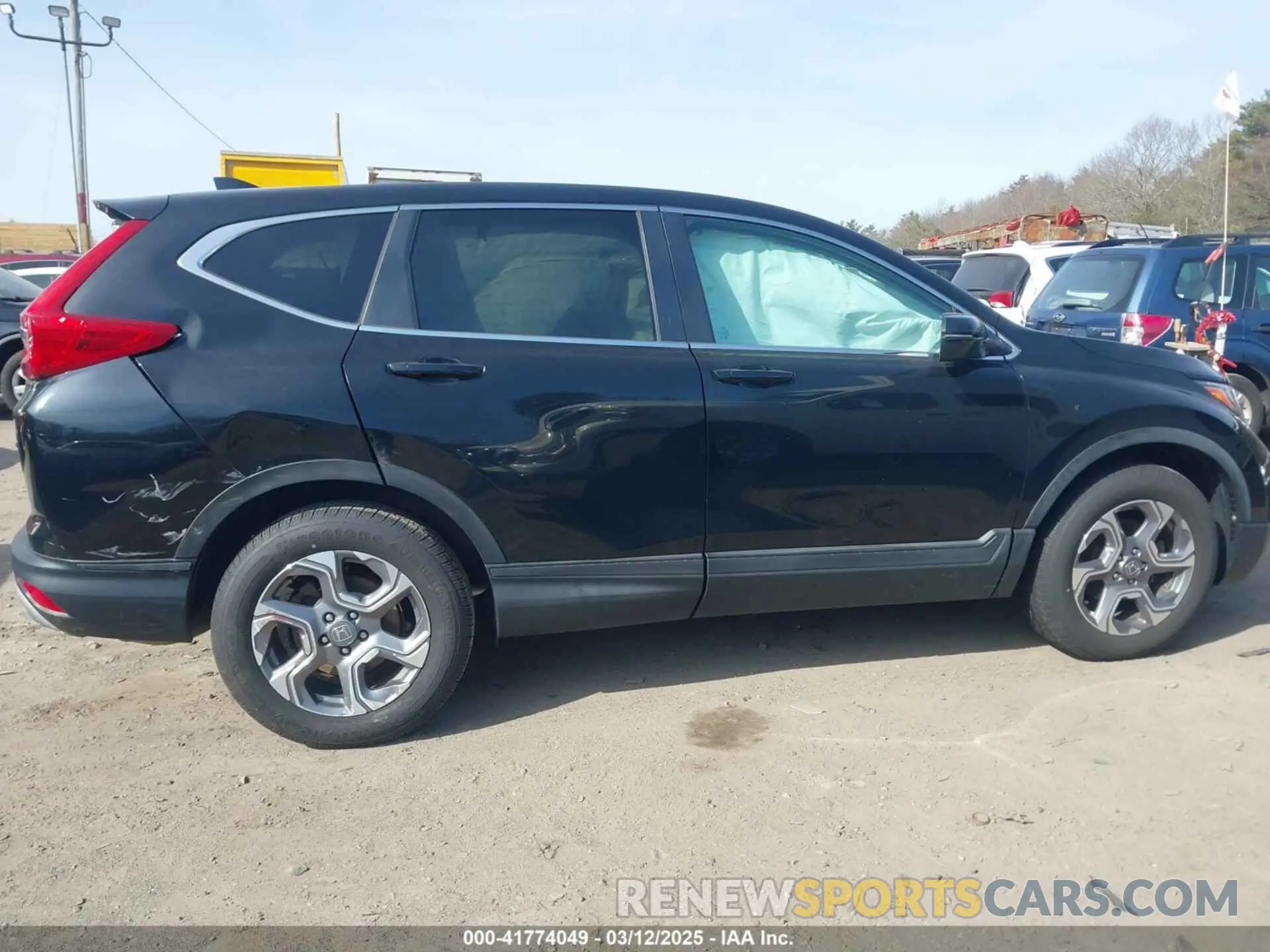 13 Photograph of a damaged car 2HKRW2H85KH636138 HONDA CR-V 2019
