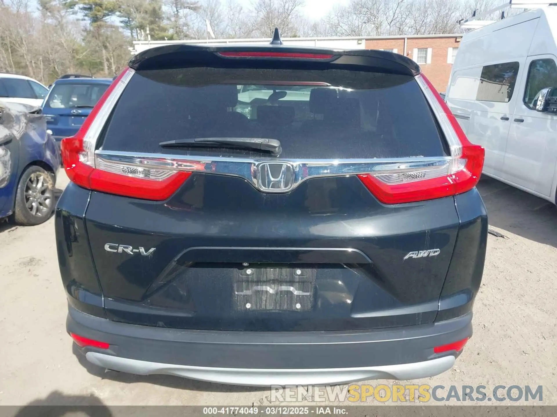 16 Photograph of a damaged car 2HKRW2H85KH636138 HONDA CR-V 2019