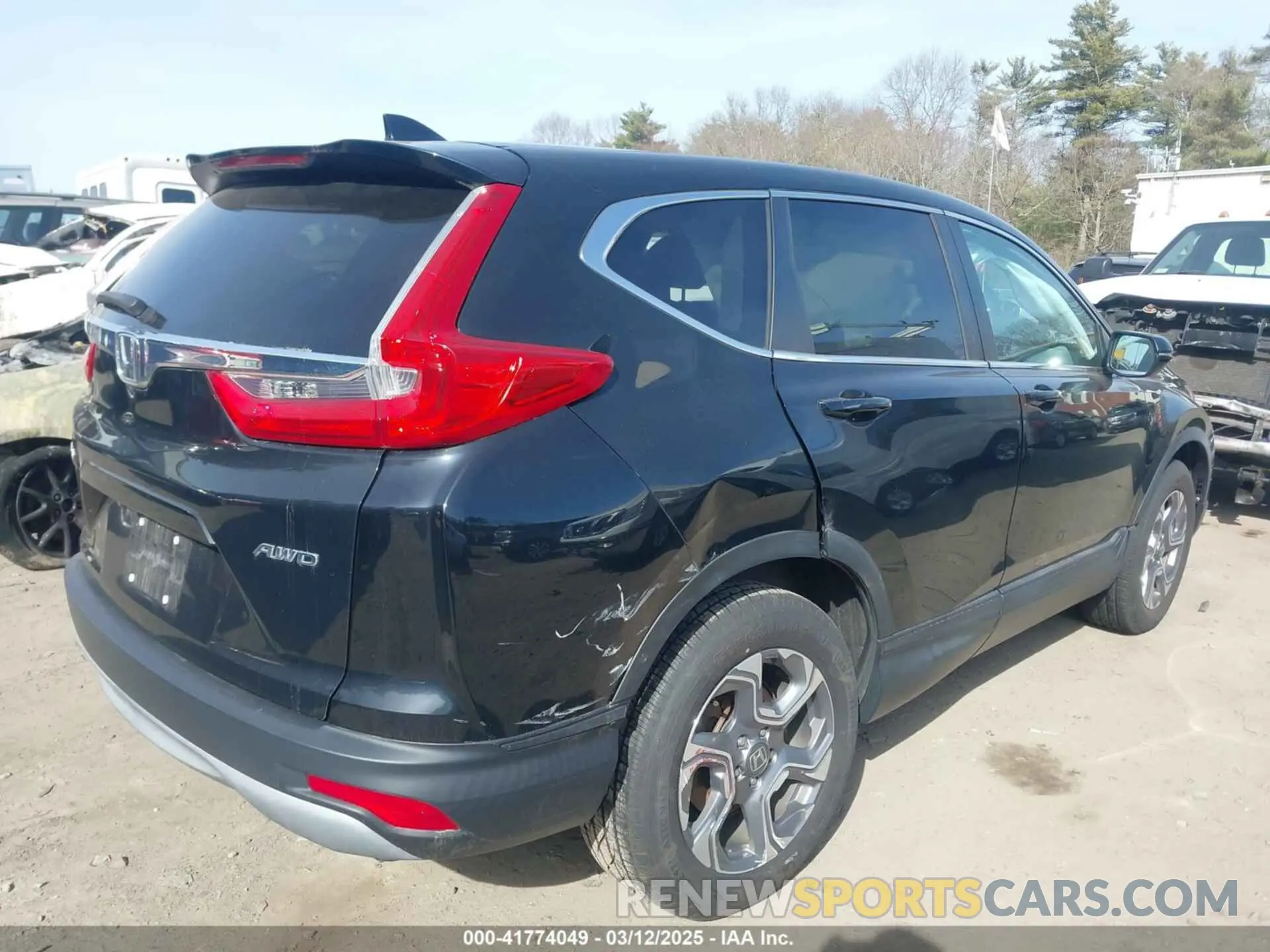 4 Photograph of a damaged car 2HKRW2H85KH636138 HONDA CR-V 2019