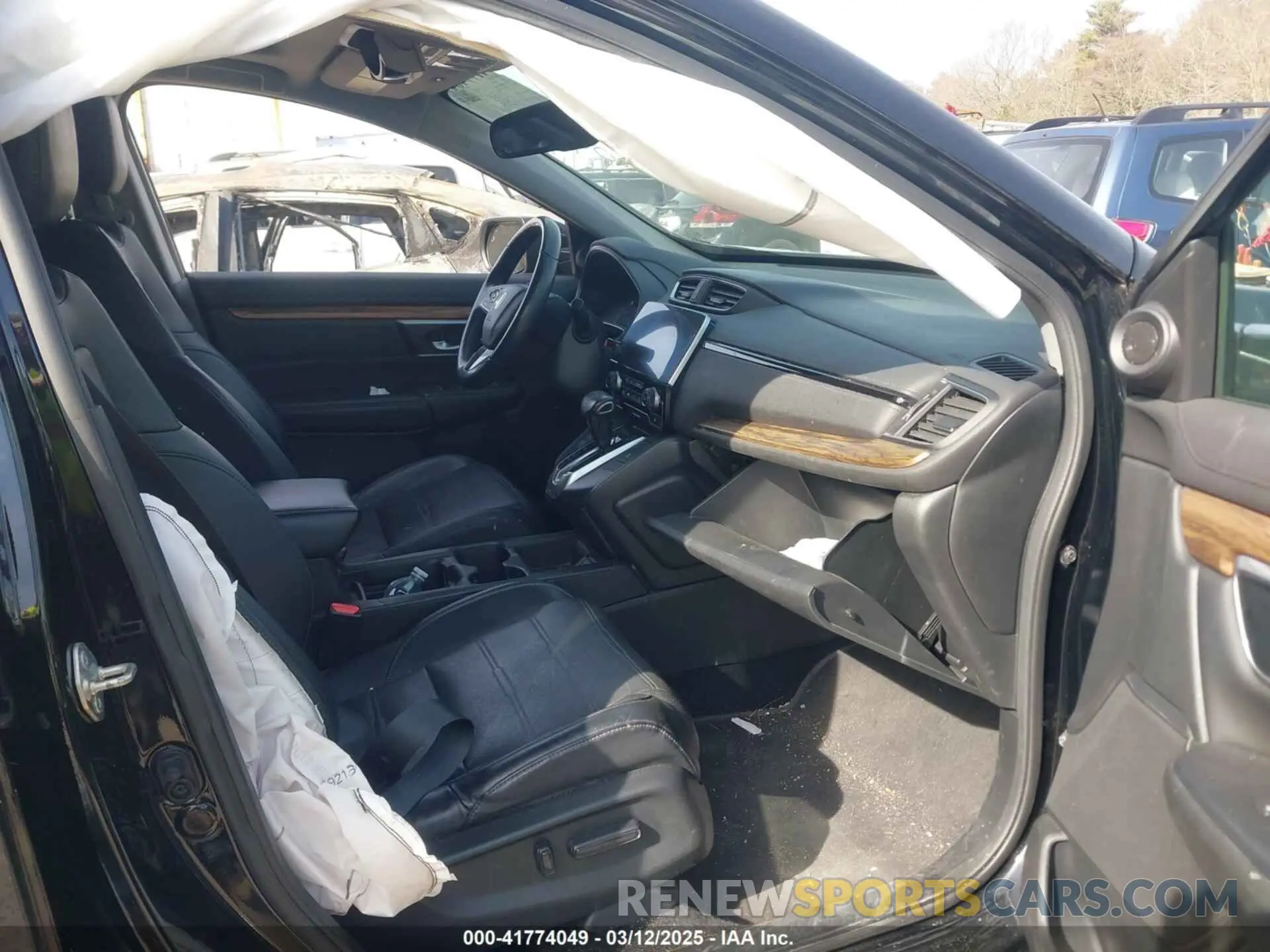 5 Photograph of a damaged car 2HKRW2H85KH636138 HONDA CR-V 2019