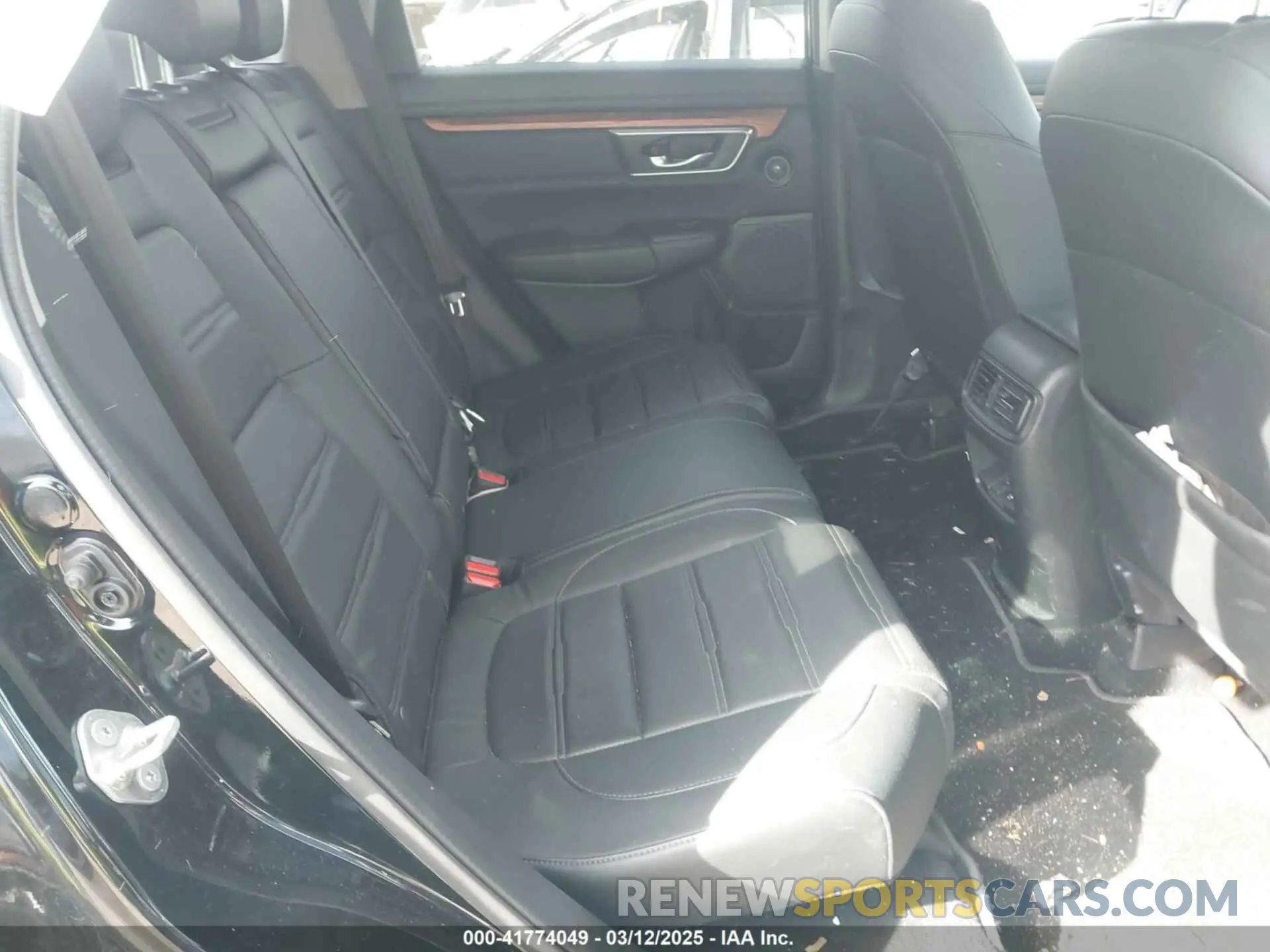 8 Photograph of a damaged car 2HKRW2H85KH636138 HONDA CR-V 2019