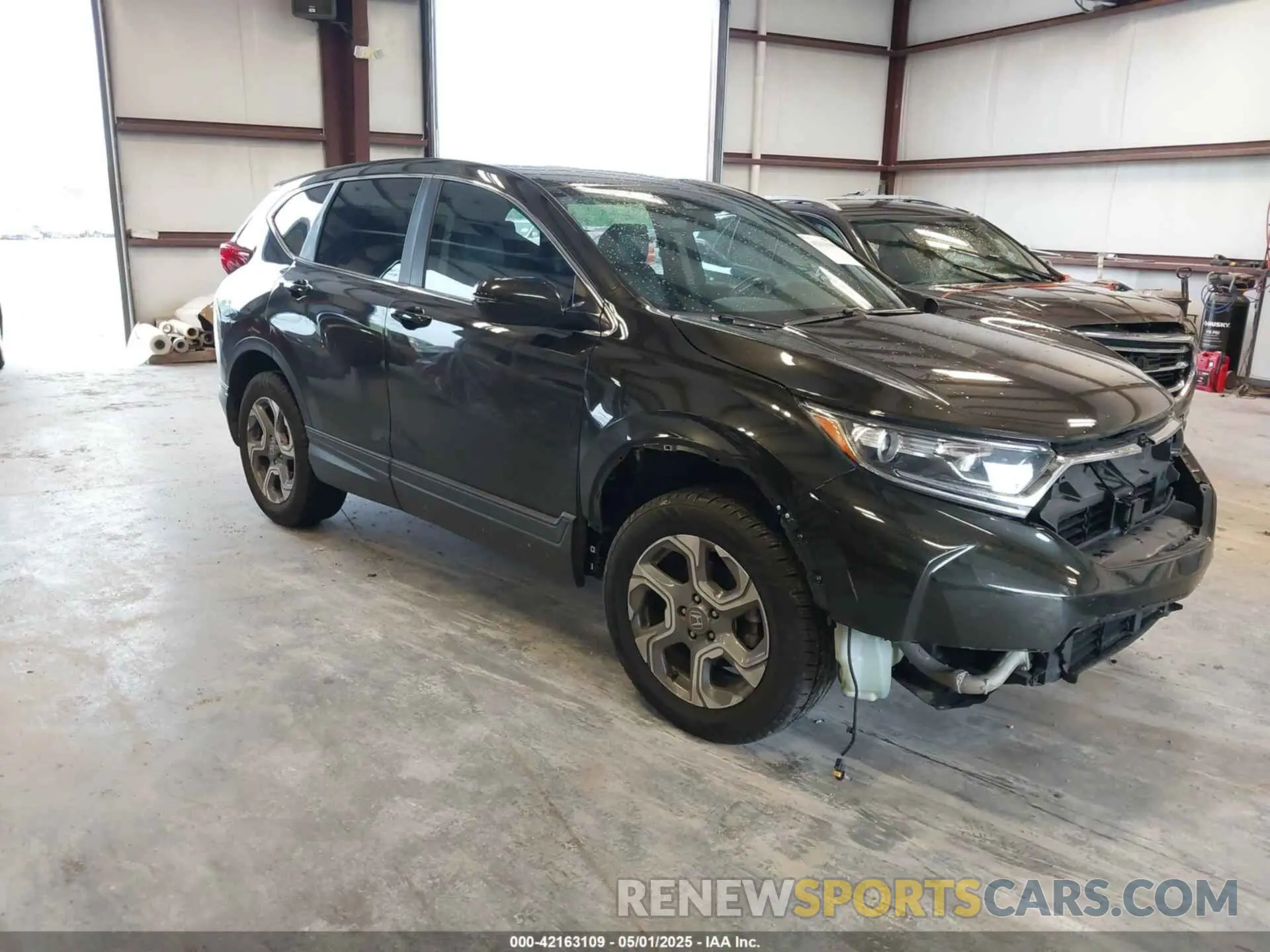 1 Photograph of a damaged car 2HKRW2H85KH649021 HONDA CR-V 2019