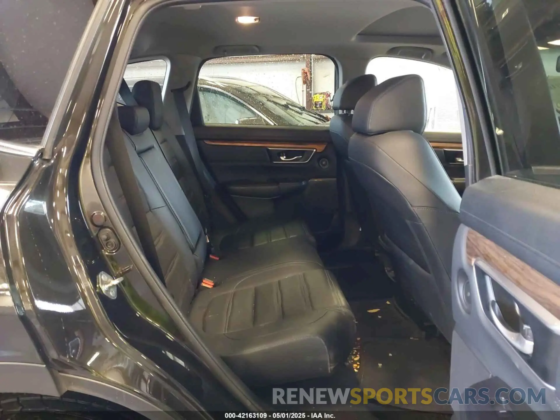 8 Photograph of a damaged car 2HKRW2H85KH649021 HONDA CR-V 2019