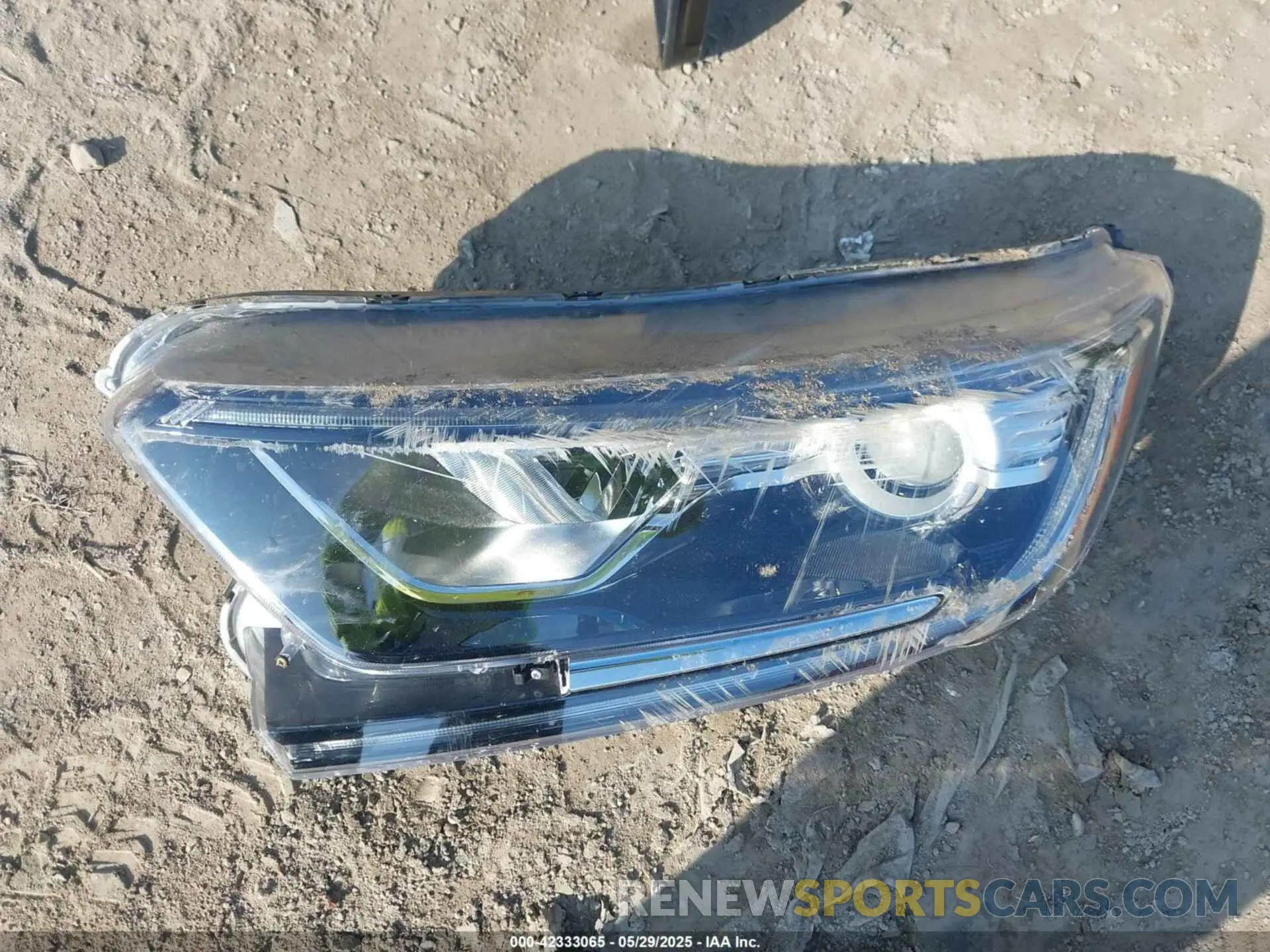 12 Photograph of a damaged car 2HKRW2H86KH677748 HONDA CR-V 2019