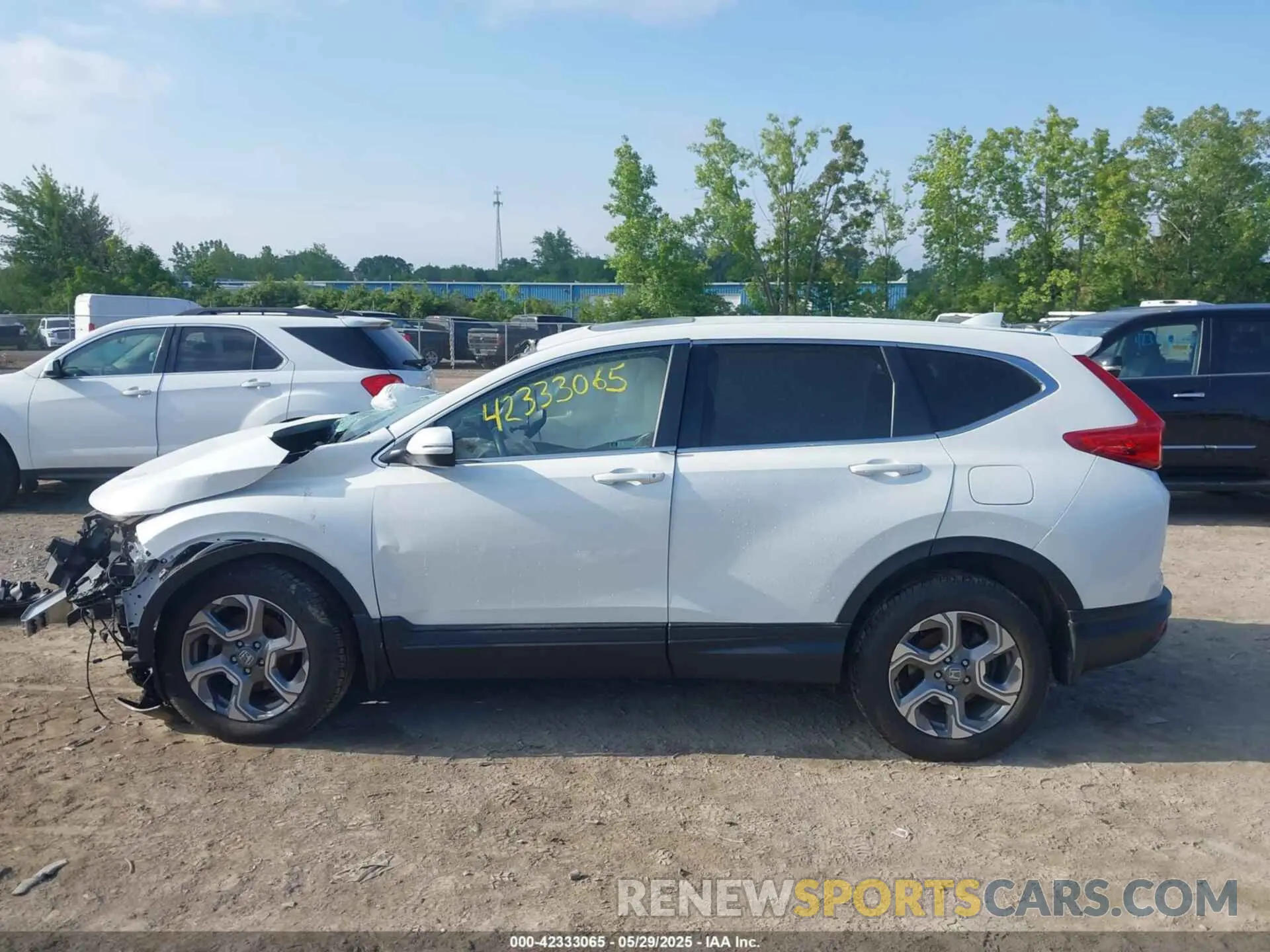 15 Photograph of a damaged car 2HKRW2H86KH677748 HONDA CR-V 2019