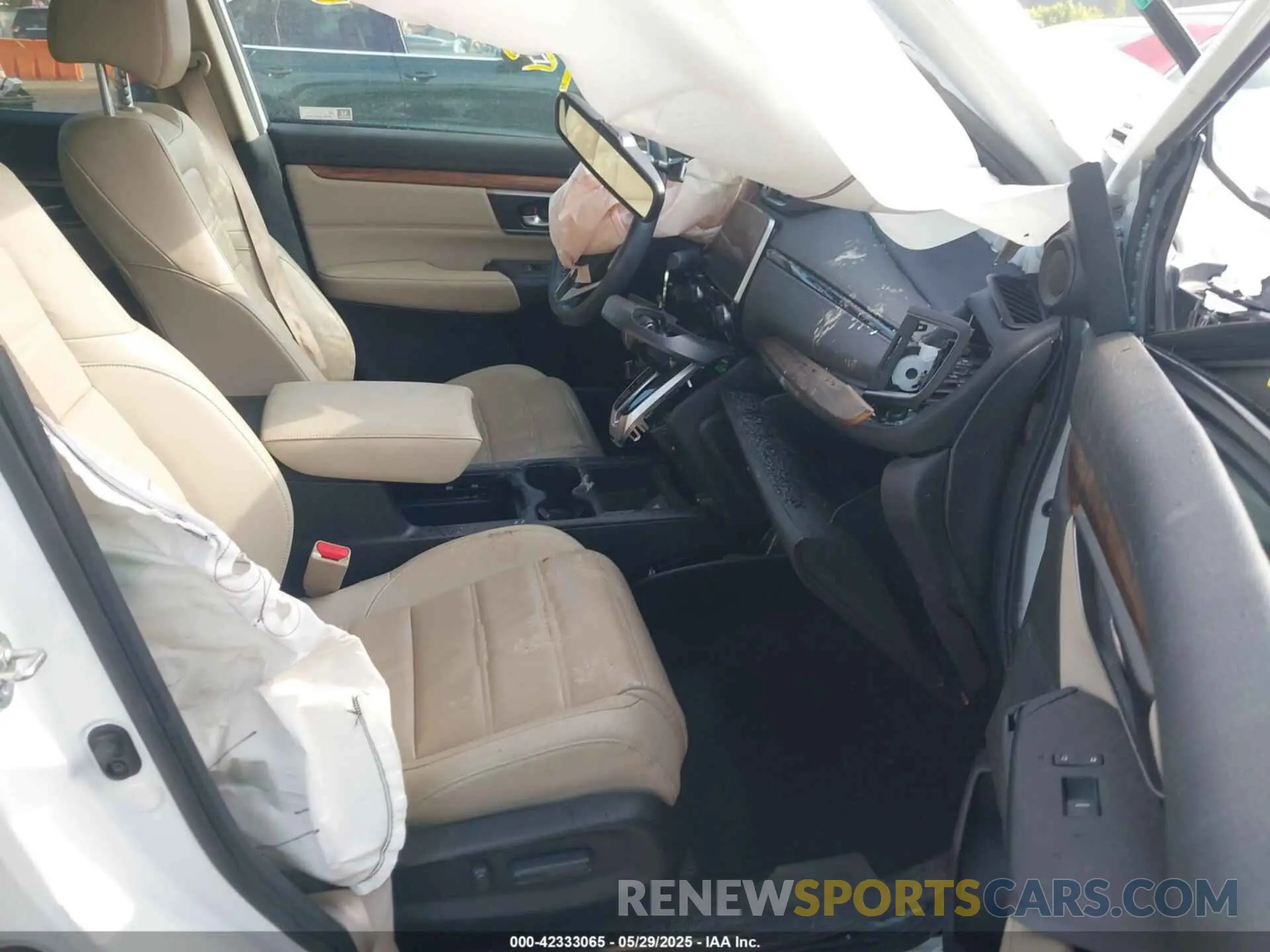 5 Photograph of a damaged car 2HKRW2H86KH677748 HONDA CR-V 2019