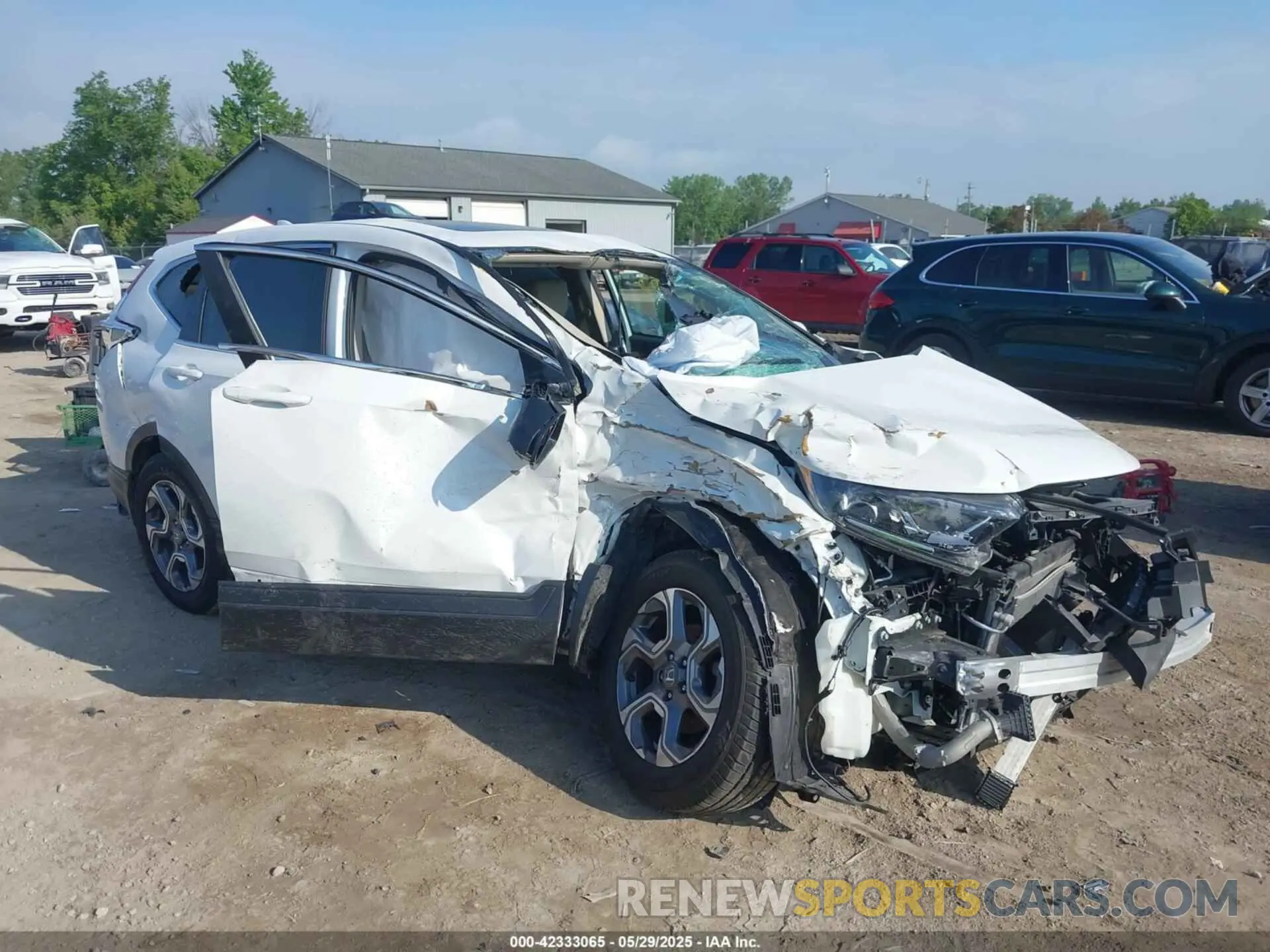 6 Photograph of a damaged car 2HKRW2H86KH677748 HONDA CR-V 2019