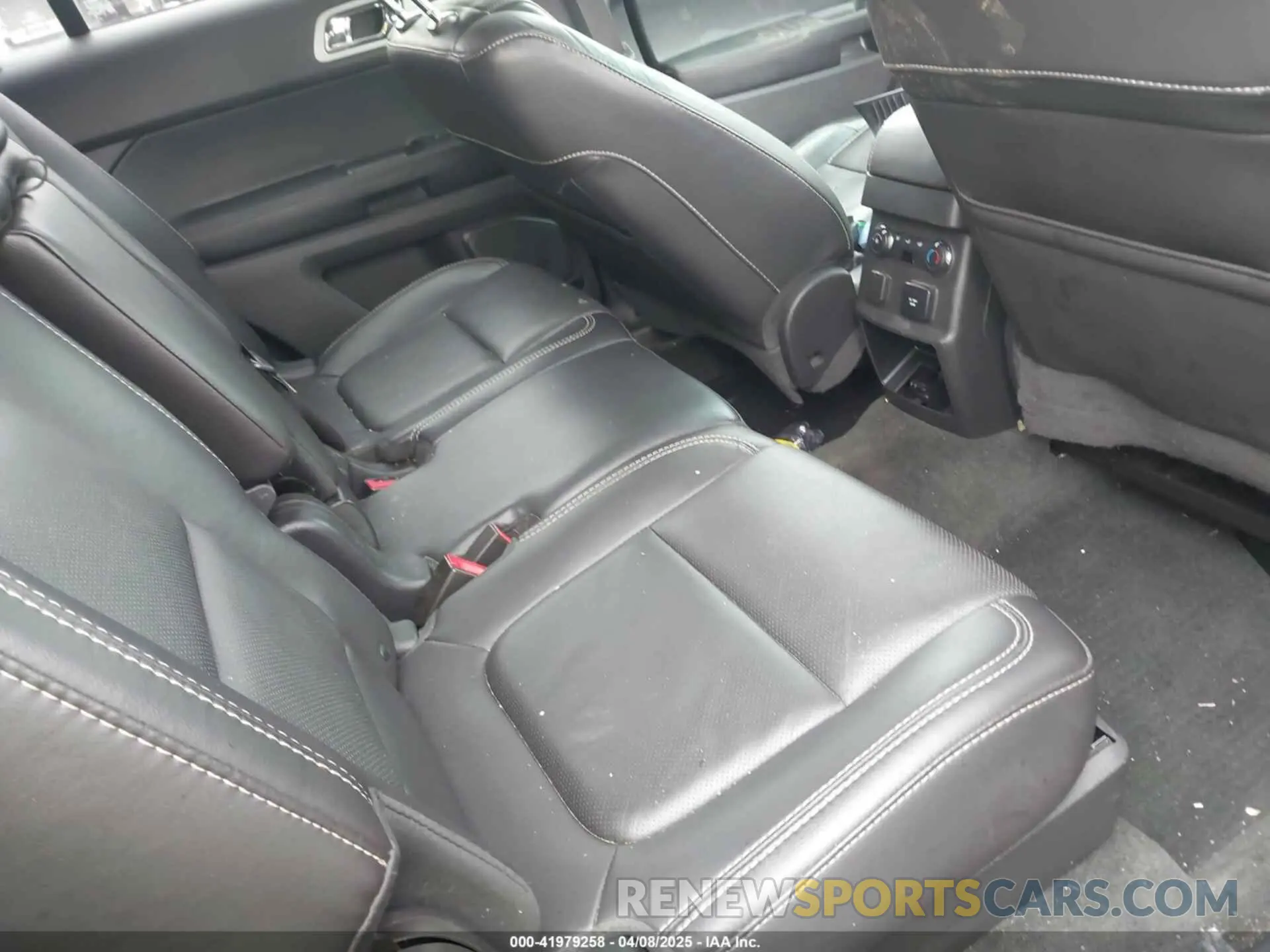8 Photograph of a damaged car 2HKRW2H87KH620880 HONDA CR-V 2019